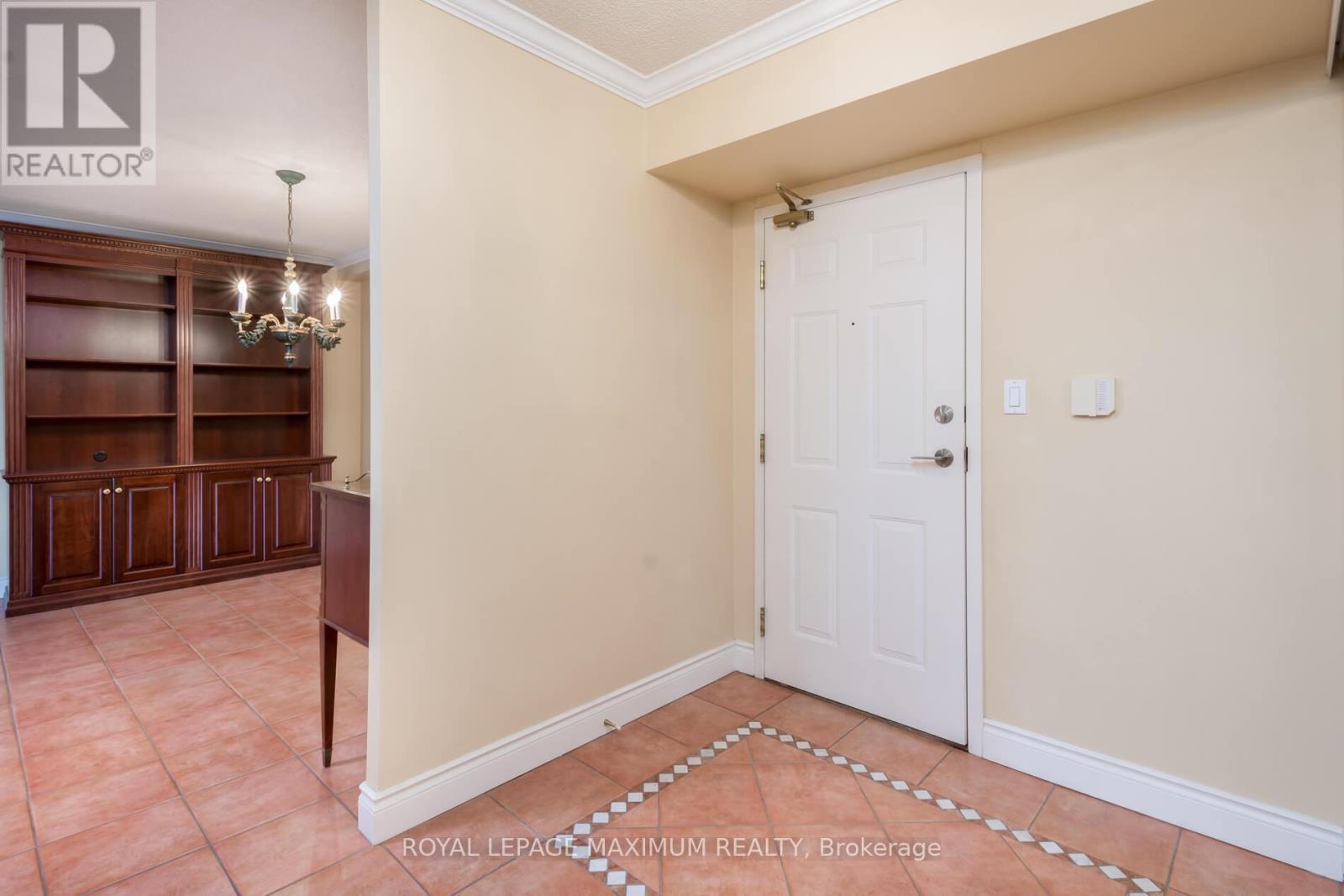 












404 - 121 WOODBRIDGE AVENUE

,
Vaughan,




Ontario
L4L9E3

