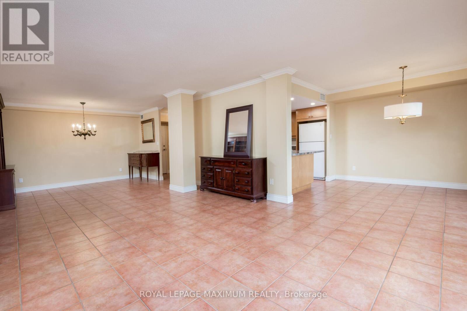 












404 - 121 WOODBRIDGE AVENUE

,
Vaughan,




Ontario
L4L9E3

