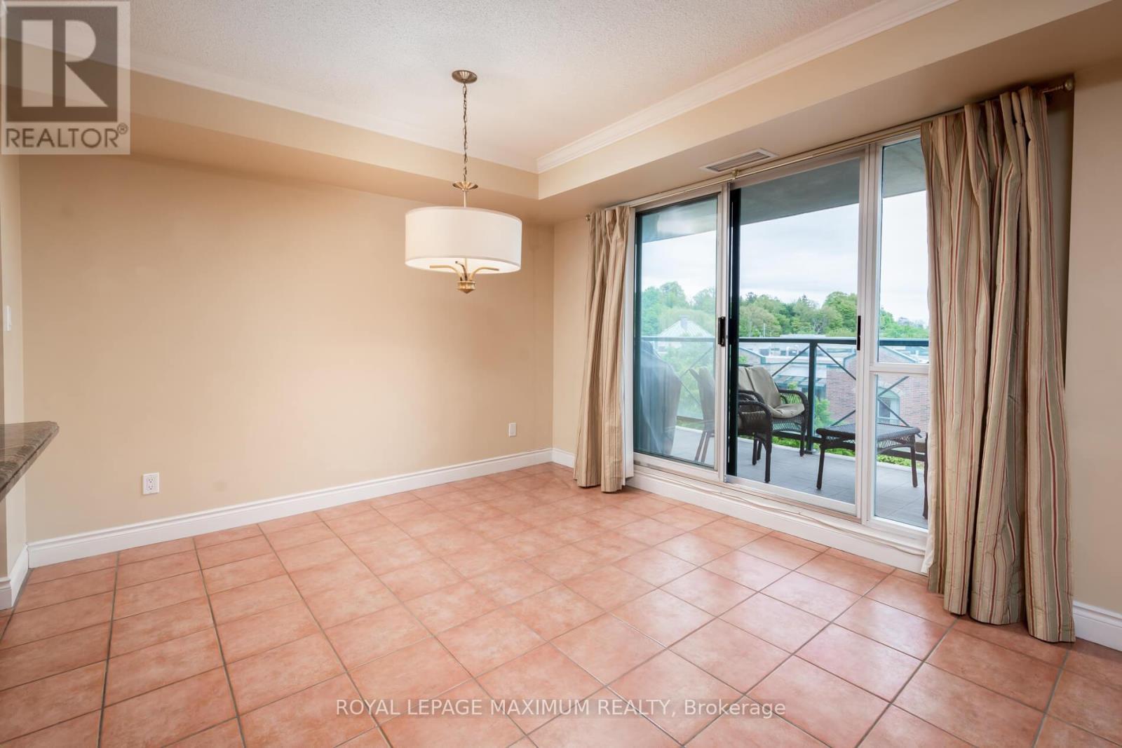 












404 - 121 WOODBRIDGE AVENUE

,
Vaughan,




Ontario
L4L9E3

