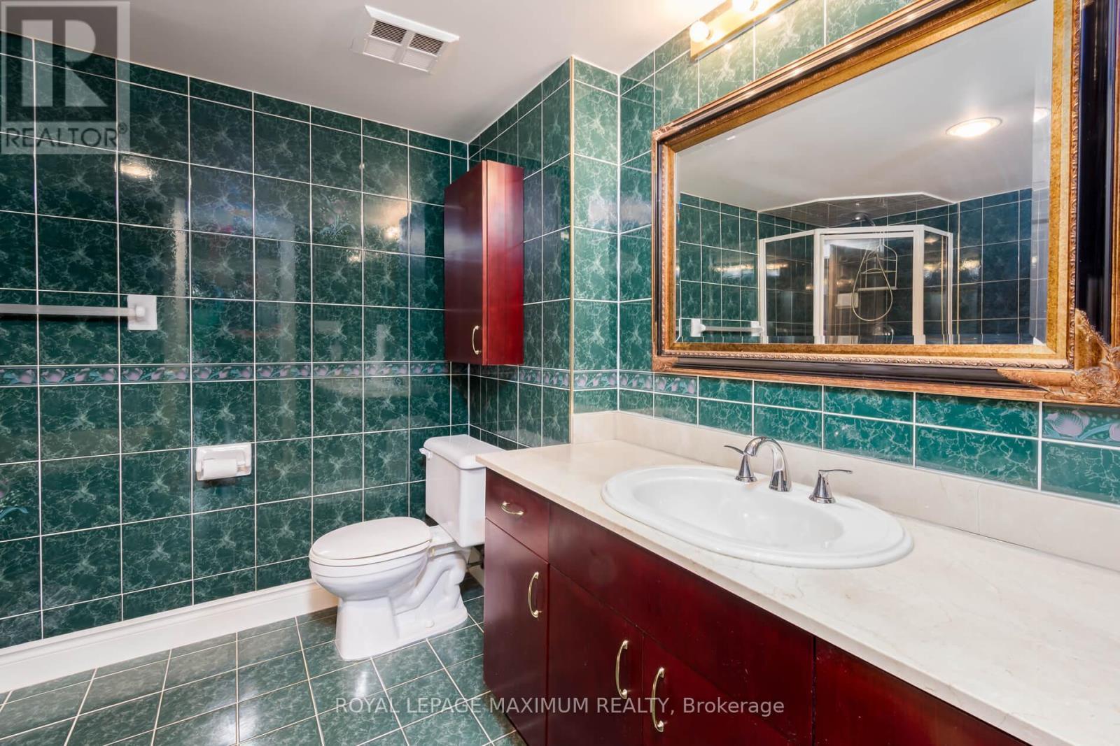 












404 - 121 WOODBRIDGE AVENUE

,
Vaughan,




Ontario
L4L9E3

