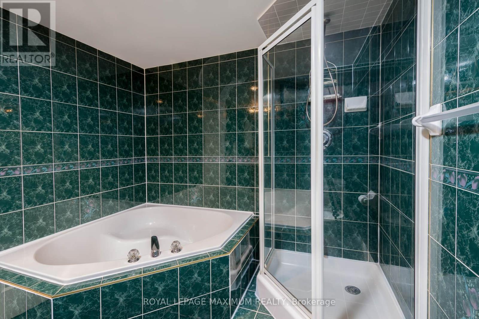 












404 - 121 WOODBRIDGE AVENUE

,
Vaughan,




Ontario
L4L9E3


