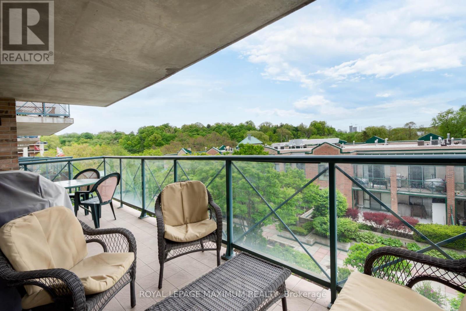 












404 - 121 WOODBRIDGE AVENUE

,
Vaughan,




Ontario
L4L9E3

