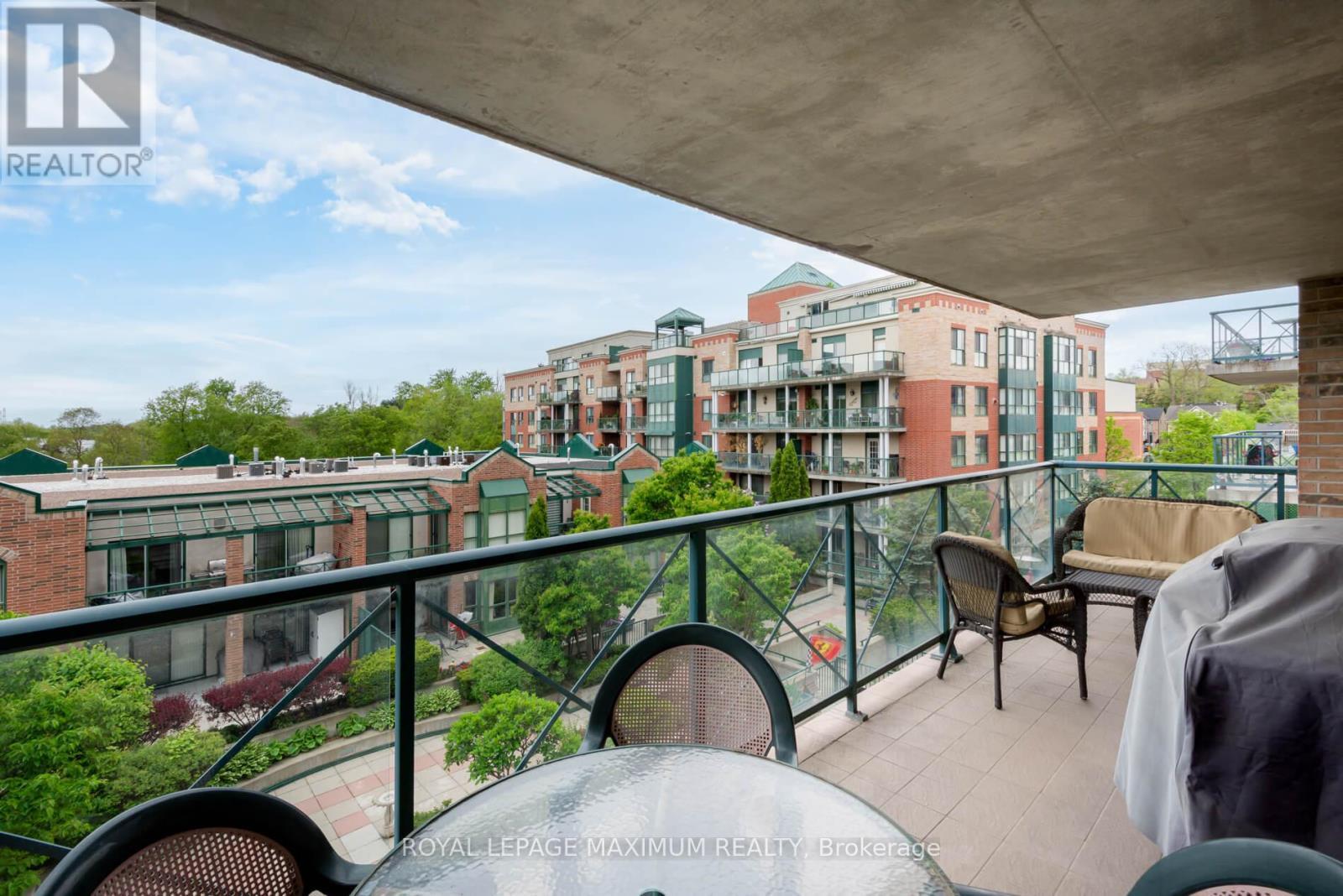 












404 - 121 WOODBRIDGE AVENUE

,
Vaughan,




Ontario
L4L9E3

