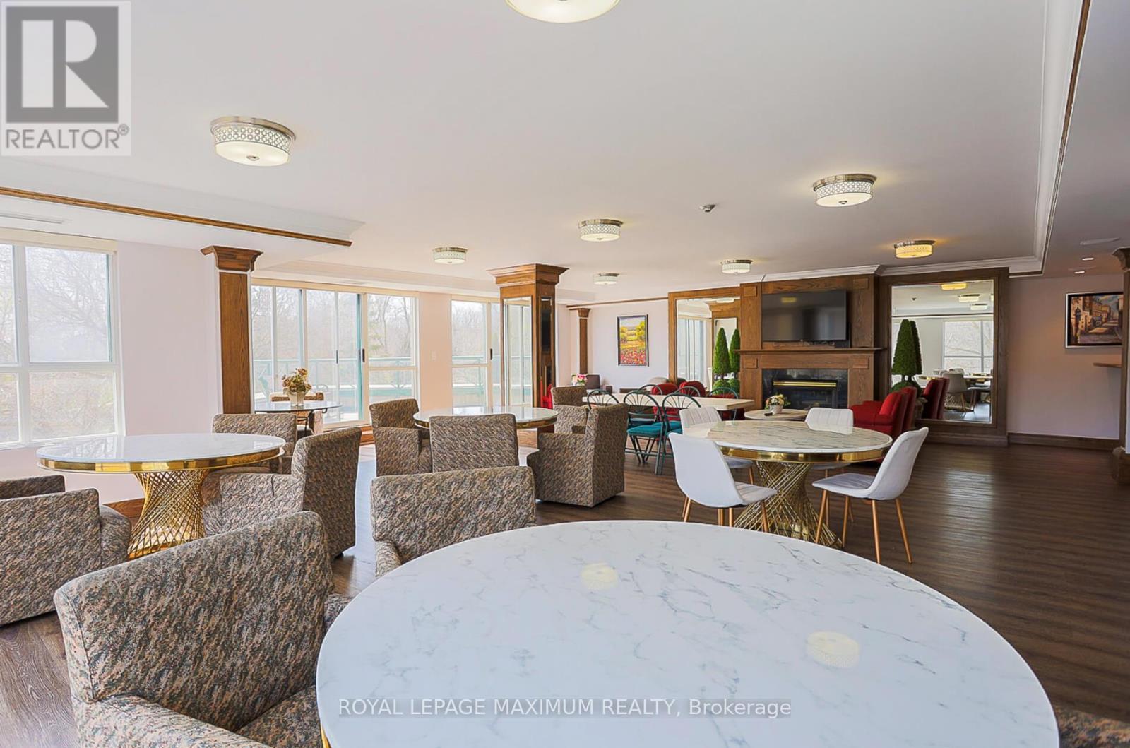 












404 - 121 WOODBRIDGE AVENUE

,
Vaughan,




Ontario
L4L9E3

