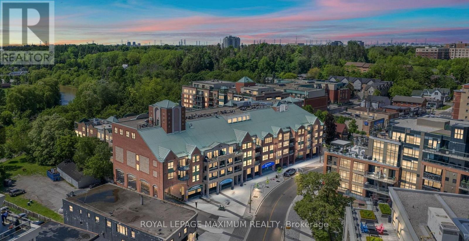 












404 - 121 WOODBRIDGE AVENUE

,
Vaughan,




Ontario
L4L9E3

