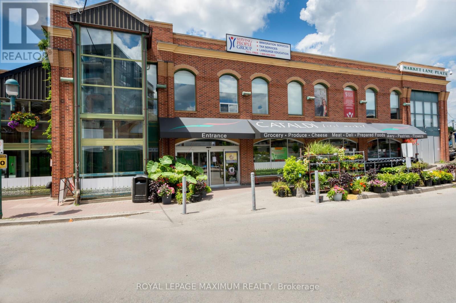 












404 - 121 WOODBRIDGE AVENUE

,
Vaughan,




Ontario
L4L9E3

