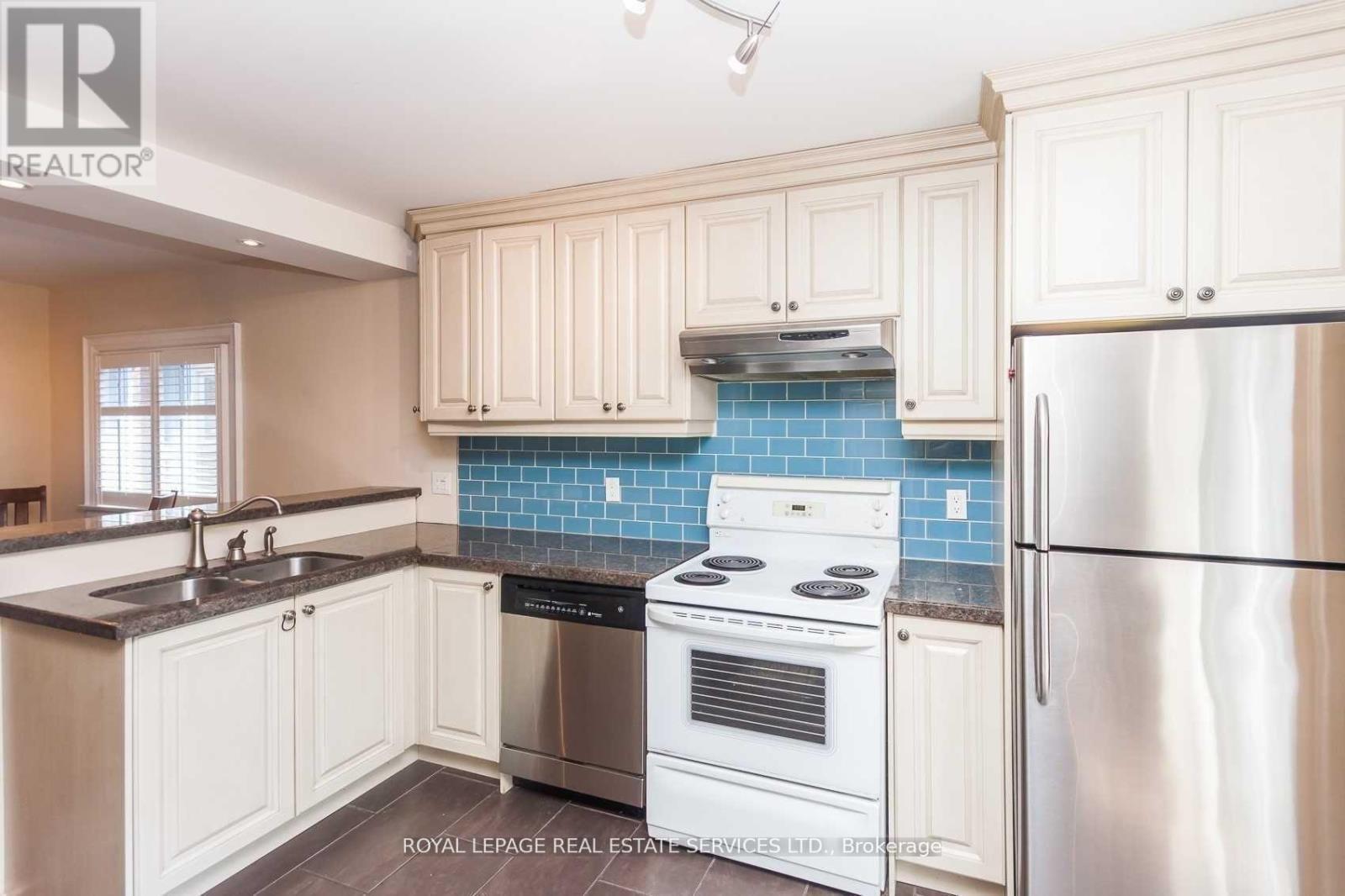 












21 BELGRAVIA AVENUE

,
Toronto,




Ontario
M6E2M4

