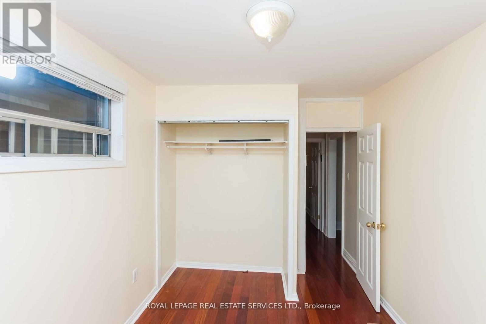 












21 BELGRAVIA AVENUE

,
Toronto,




Ontario
M6E2M4

