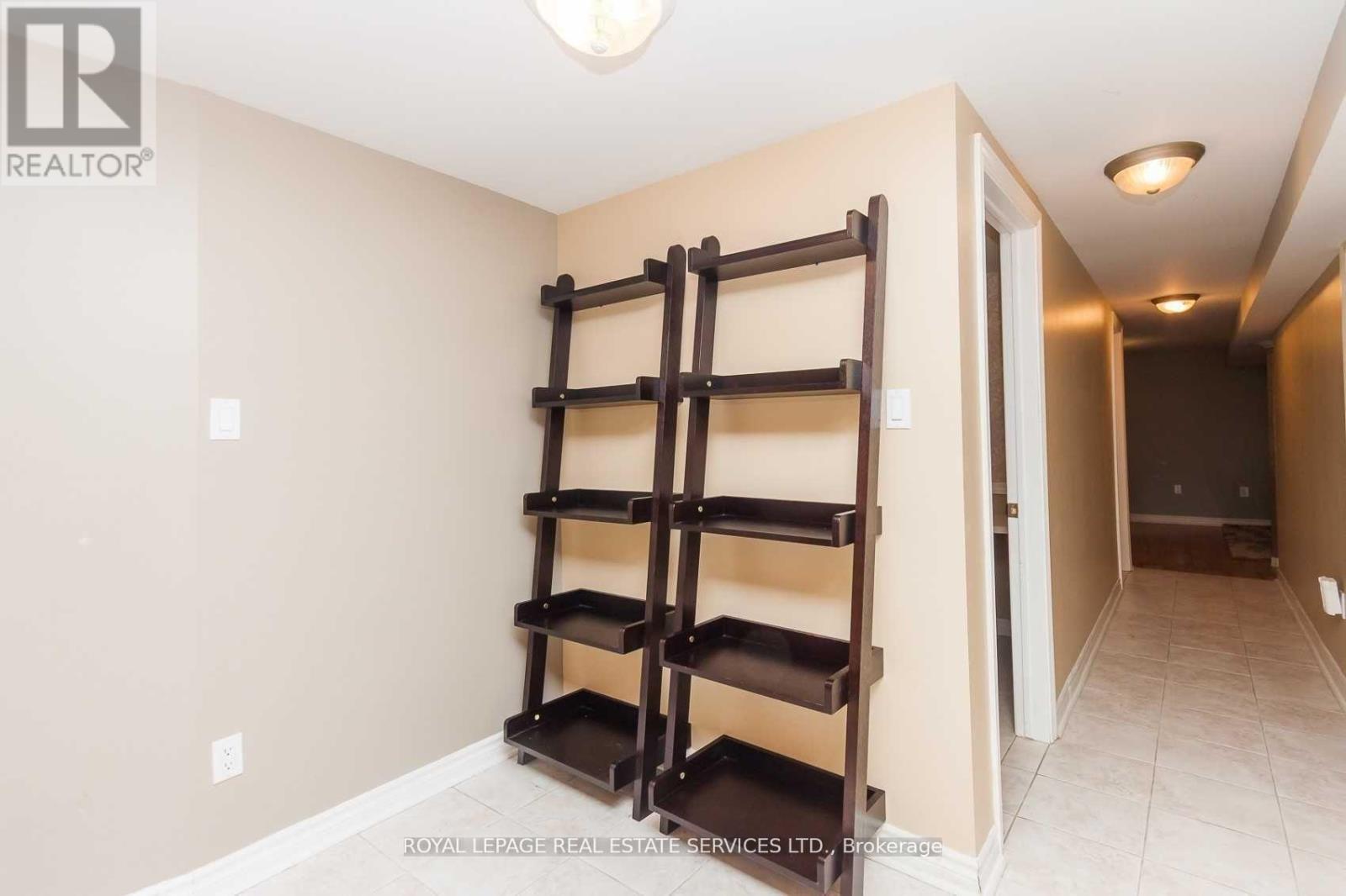 












21 BELGRAVIA AVENUE

,
Toronto,




Ontario
M6E2M4

