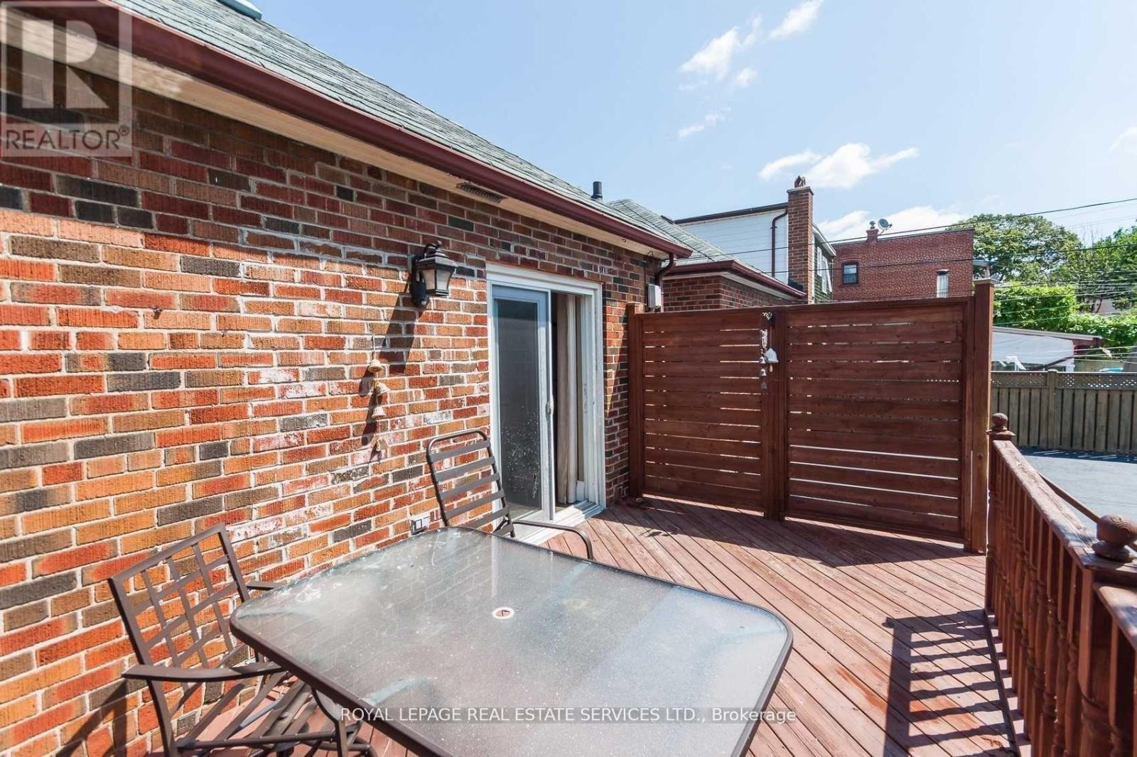 












21 BELGRAVIA AVENUE

,
Toronto,




Ontario
M6E2M4

