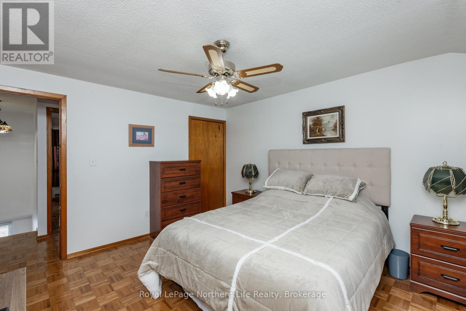 












653 LAKESHORE DRIVE

,
North Bay (Ferris),




Ontario
P1A2G1


