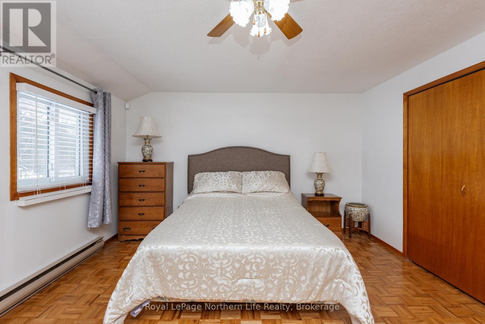 












653 LAKESHORE DRIVE

,
North Bay (Ferris),




Ontario
P1A2G1

