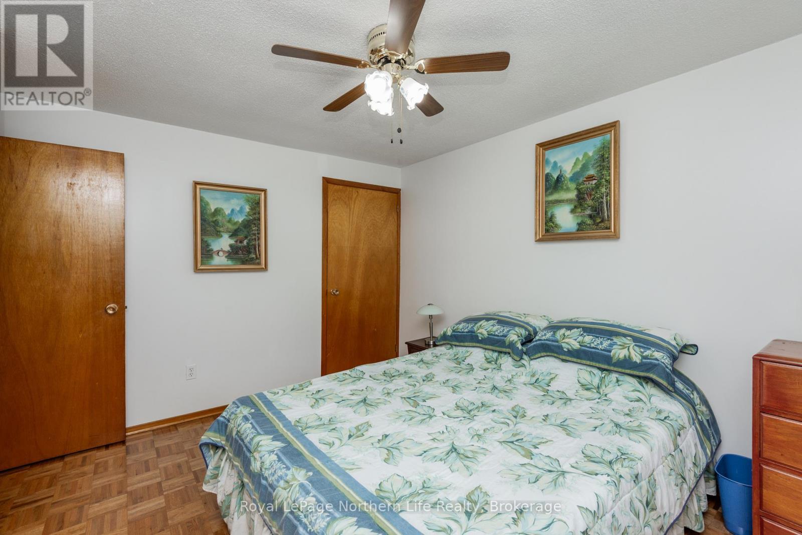 












653 LAKESHORE DRIVE

,
North Bay (Ferris),




Ontario
P1A2G1

