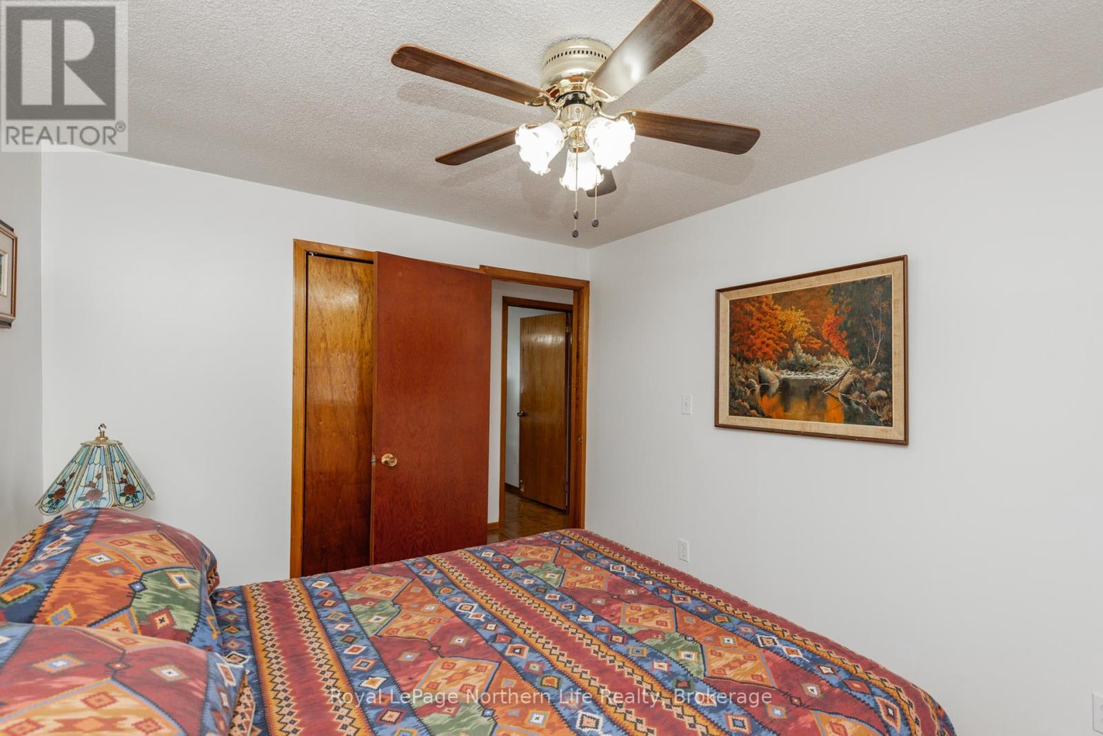












653 LAKESHORE DRIVE

,
North Bay (Ferris),




Ontario
P1A2G1


