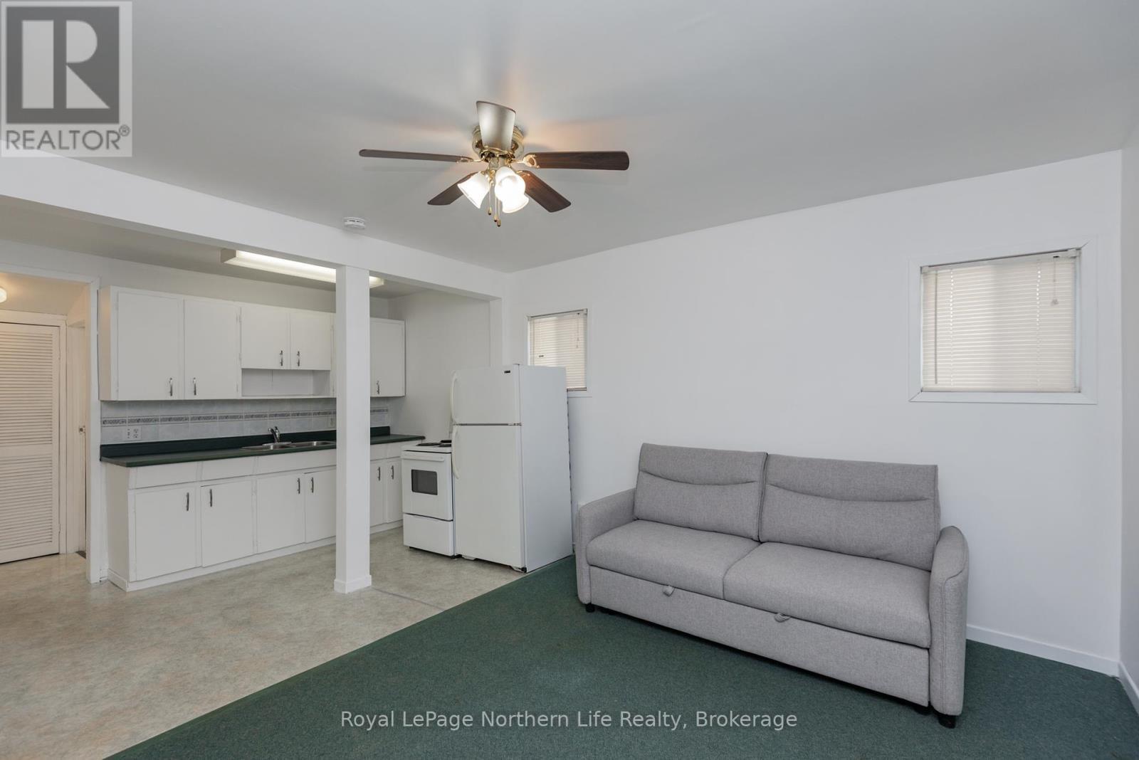 












653 LAKESHORE DRIVE

,
North Bay (Ferris),




Ontario
P1A2G1

