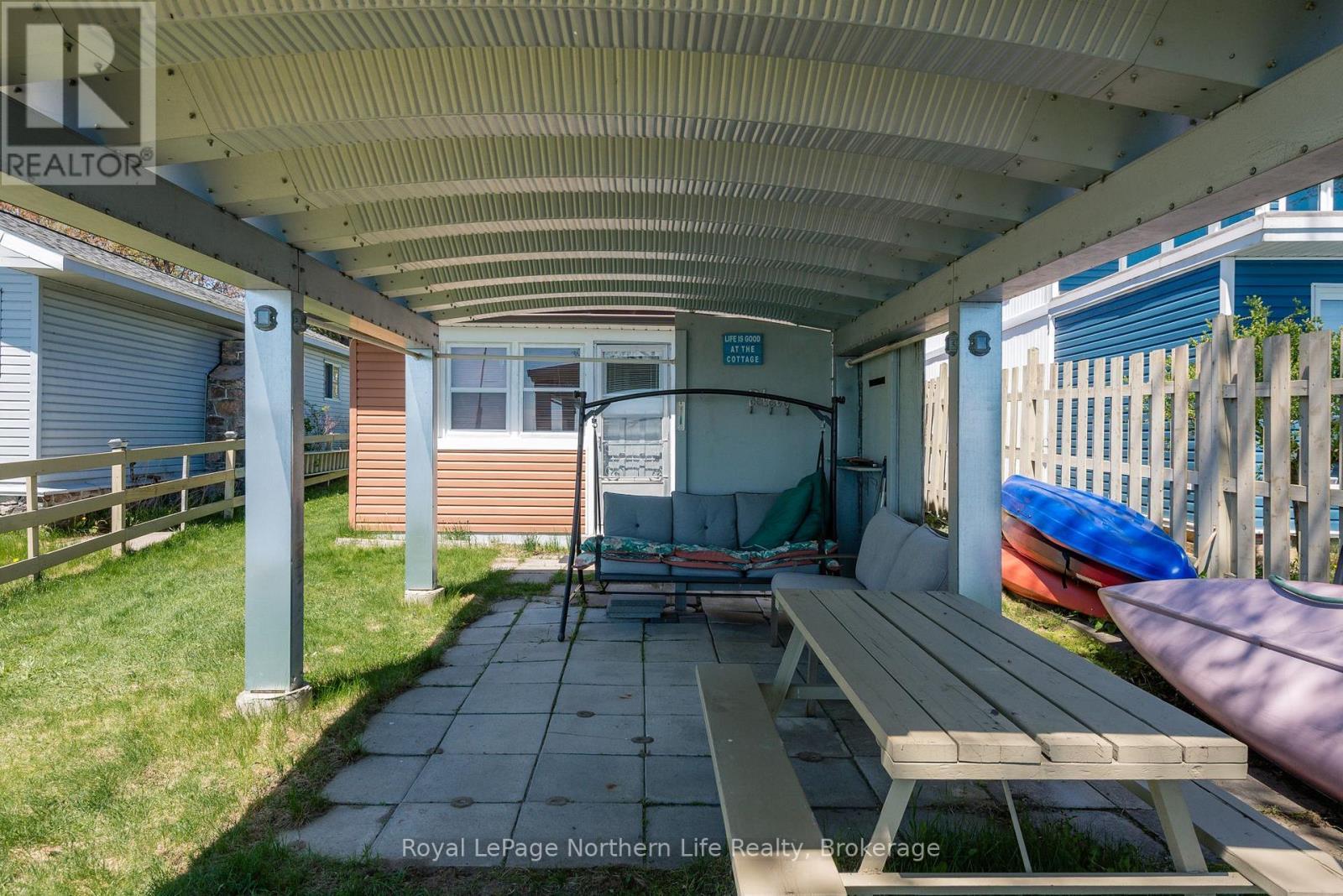 












653 LAKESHORE DRIVE

,
North Bay (Ferris),




Ontario
P1A2G1

