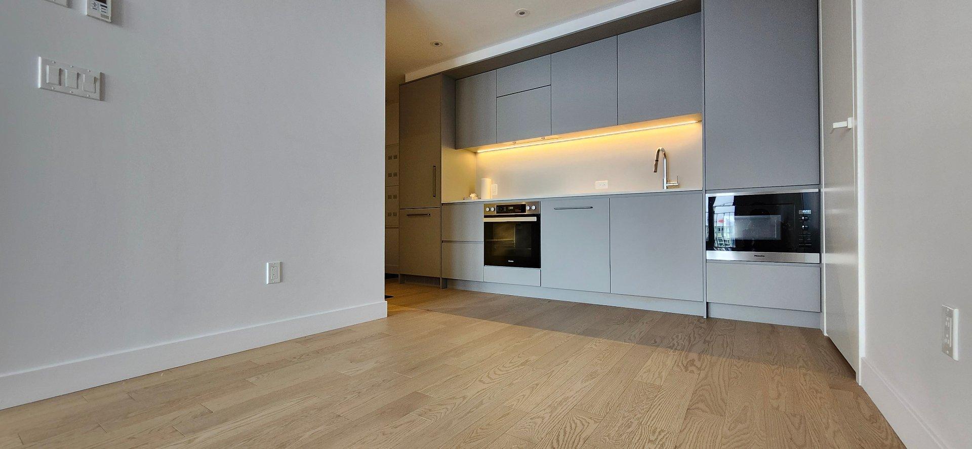 









1205


Place Phillips

, 3101,
Montréal (Ville-Marie),




QC
H3B0H3

