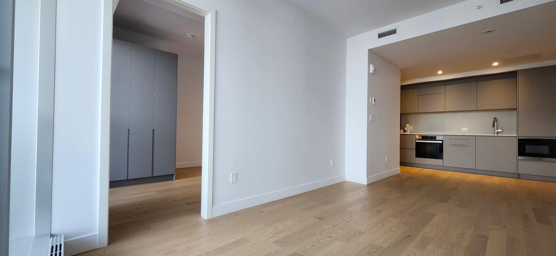 









1205


Place Phillips

, 3101,
Montréal (Ville-Marie),




QC
H3B0H3

