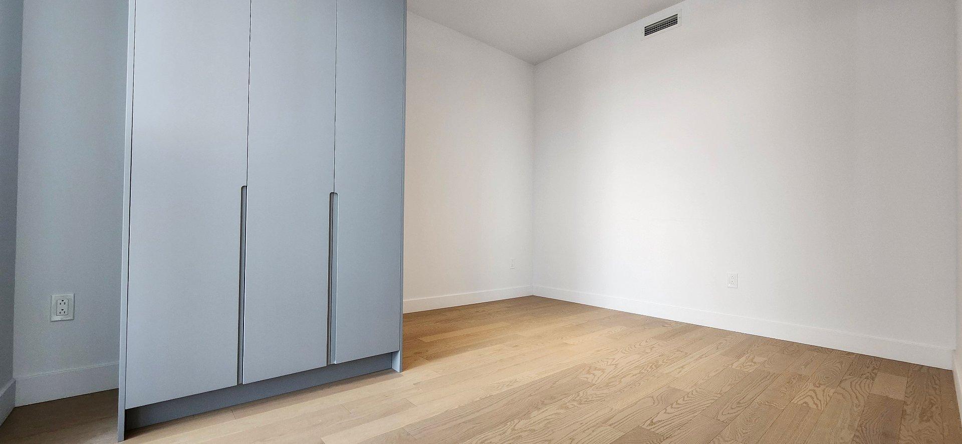 









1205


Place Phillips

, 3101,
Montréal (Ville-Marie),




QC
H3B0H3

