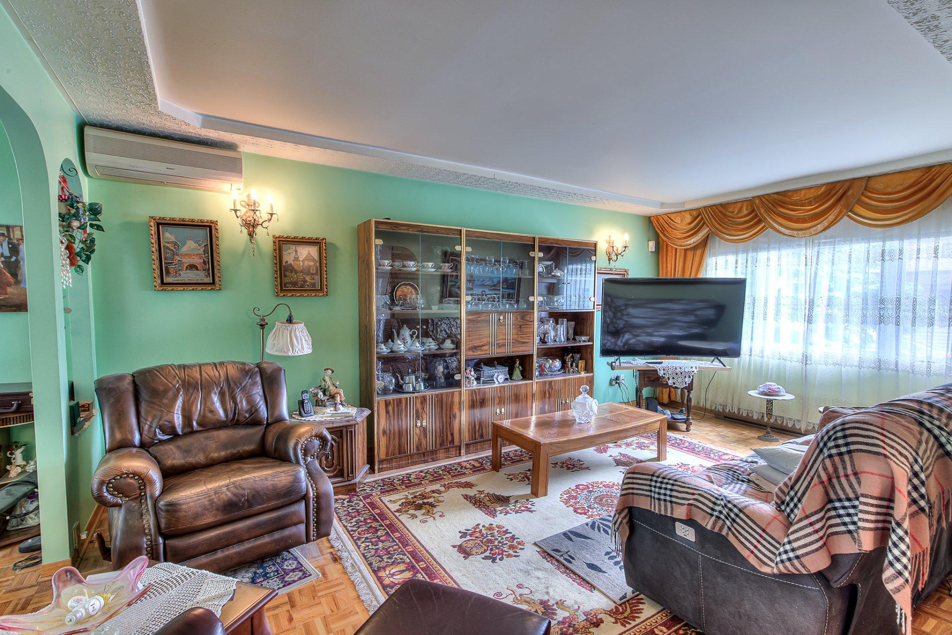 









4705


Rue Anderson

,
Laval (Chomedey),




QC
H7W4Y8

