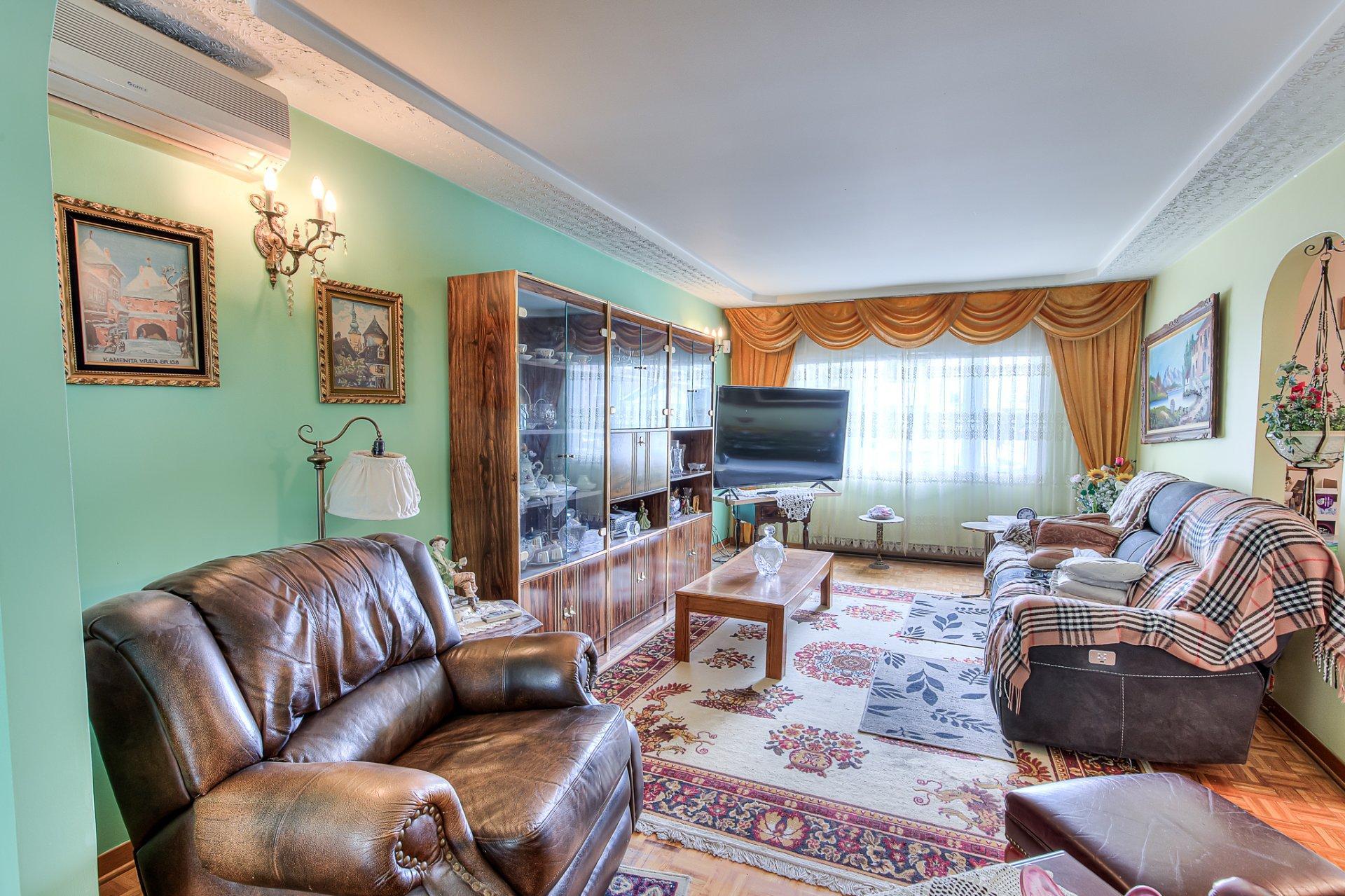 









4705


Rue Anderson

,
Laval (Chomedey),




QC
H7W4Y8


