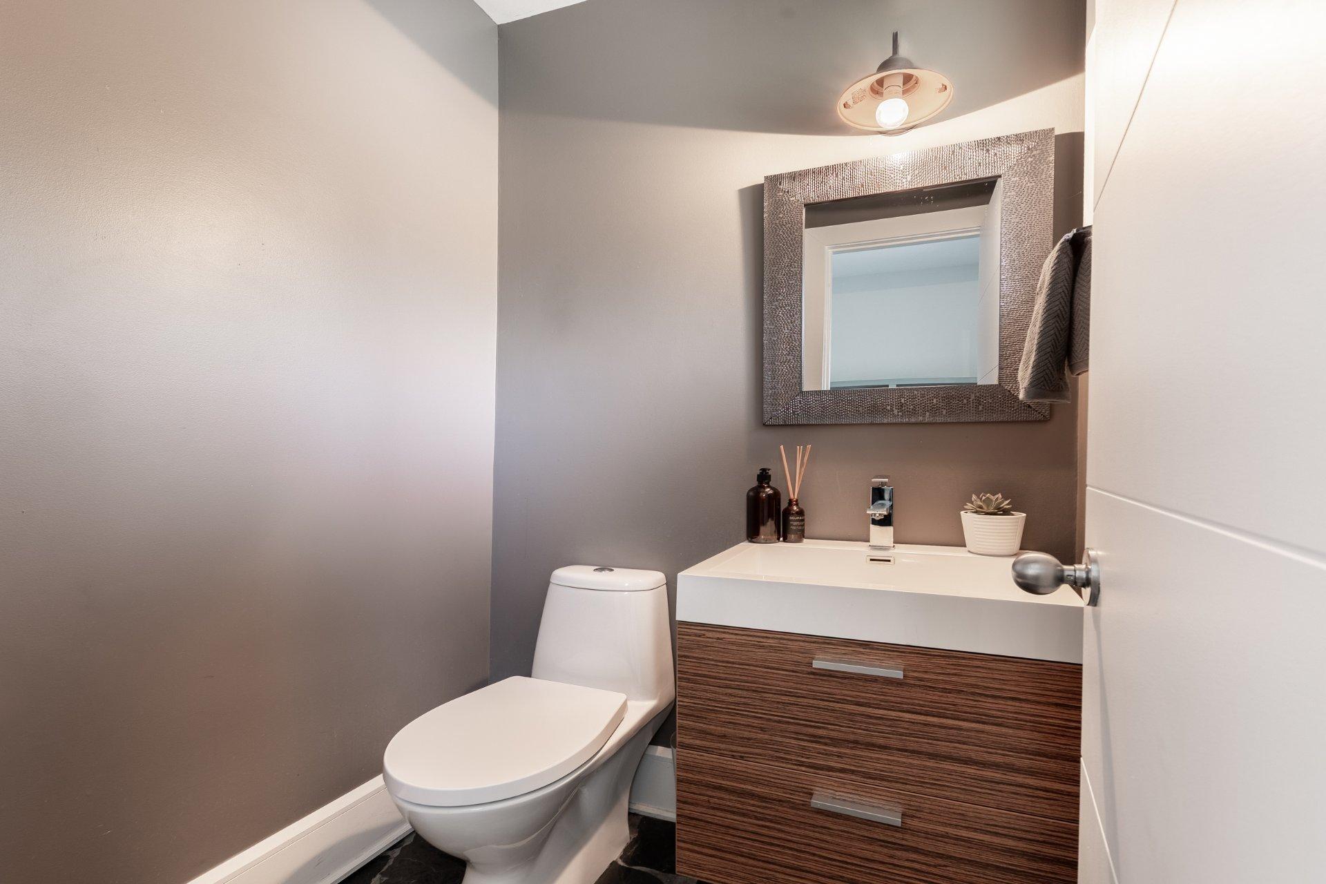 









193


Rue Boulanger

,
Saint-Bruno-de-Montarville,




QC
J3V2C2

