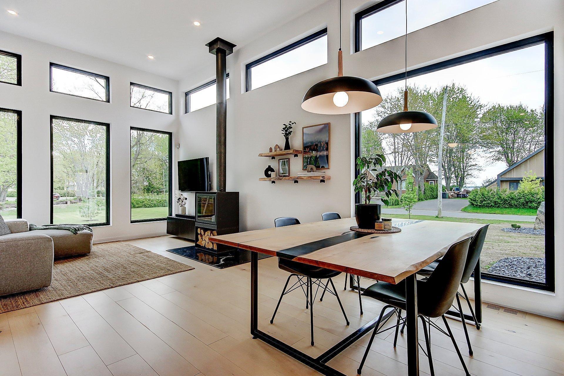 









709


Av. de Venise O.

,
Venise-en-Québec,




QC
J0J2K0

