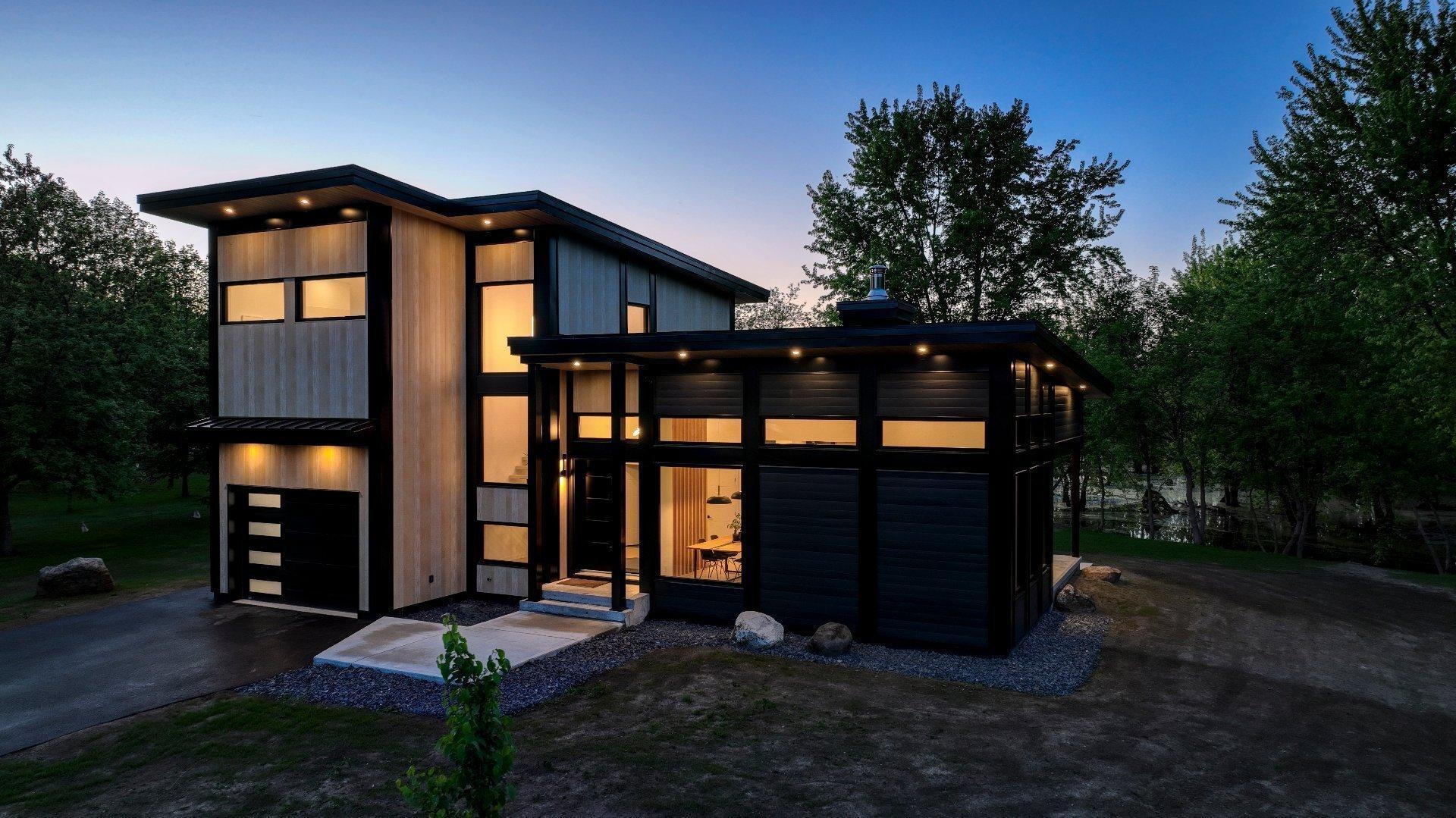 









709


Av. de Venise O.

,
Venise-en-Québec,




QC
J0J2K0

