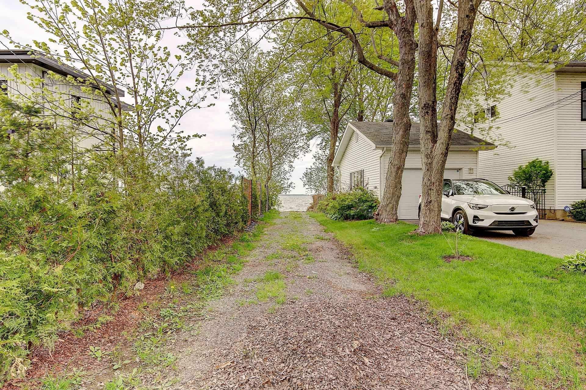 









709


Av. de Venise O.

,
Venise-en-Québec,




QC
J0J2K0

