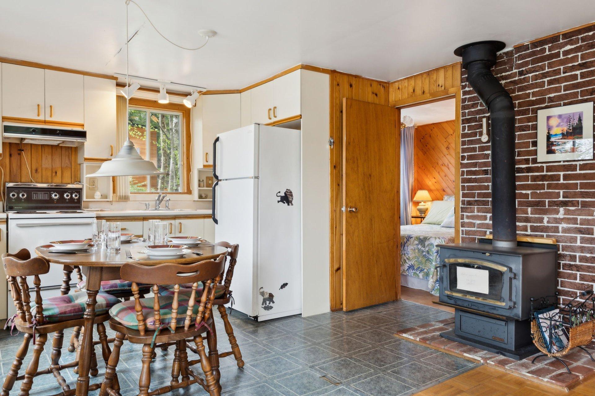 









2397


Ch. Victor-Beauchemin

,
Mont-Blanc,




QC
J0T2G0

