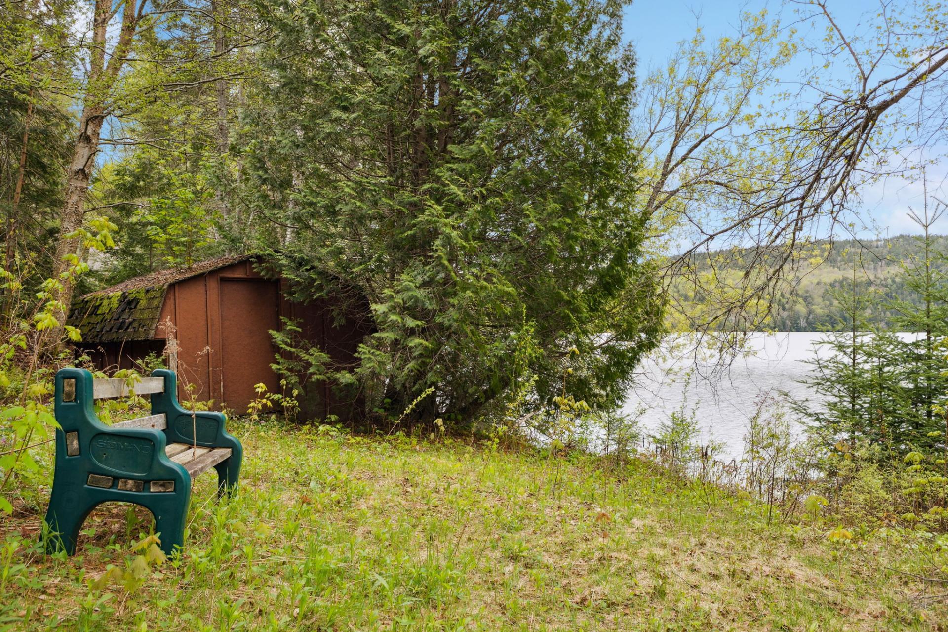 









2397


Ch. Victor-Beauchemin

,
Mont-Blanc,




QC
J0T2G0

