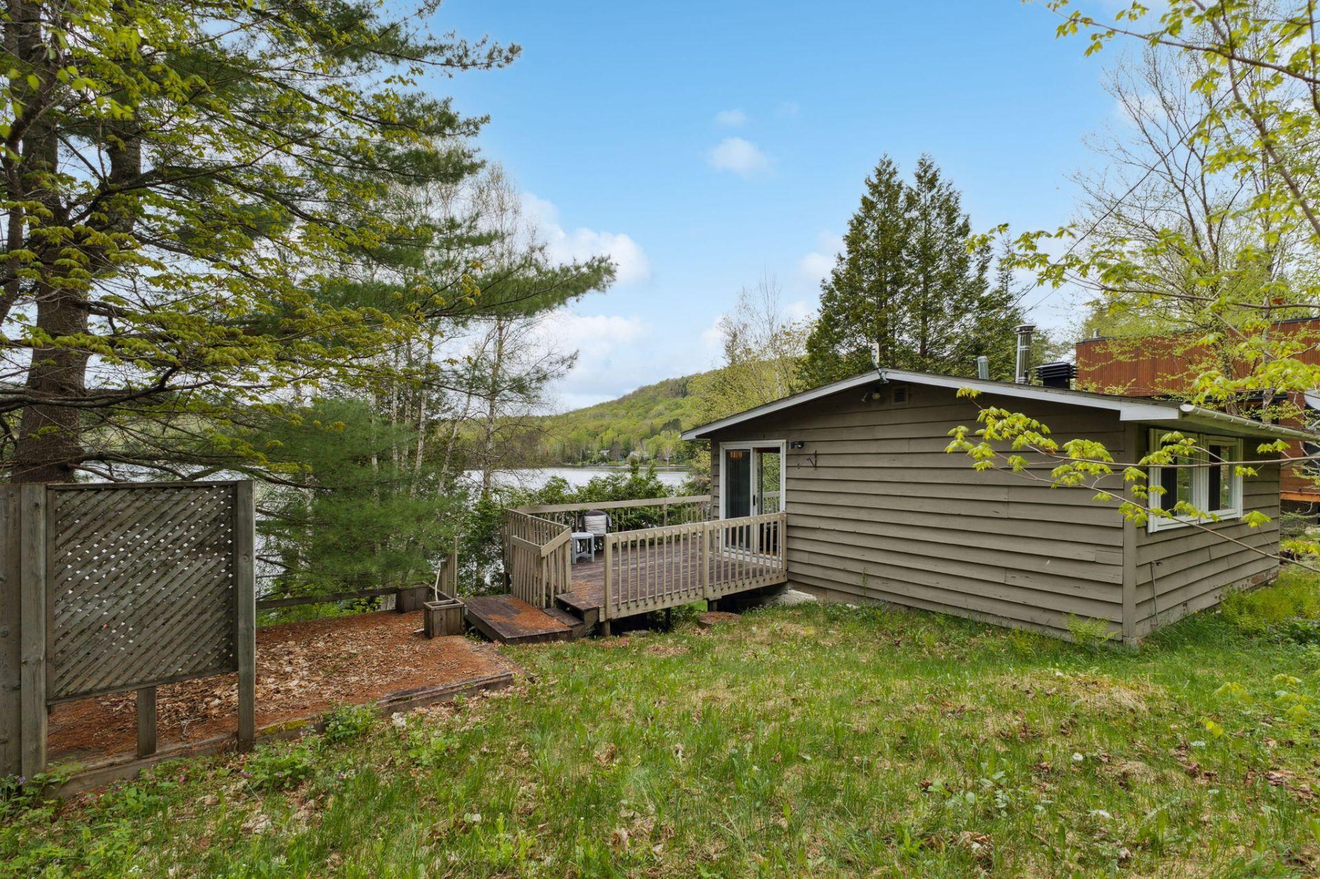 









2397


Ch. Victor-Beauchemin

,
Mont-Blanc,




QC
J0T2G0


