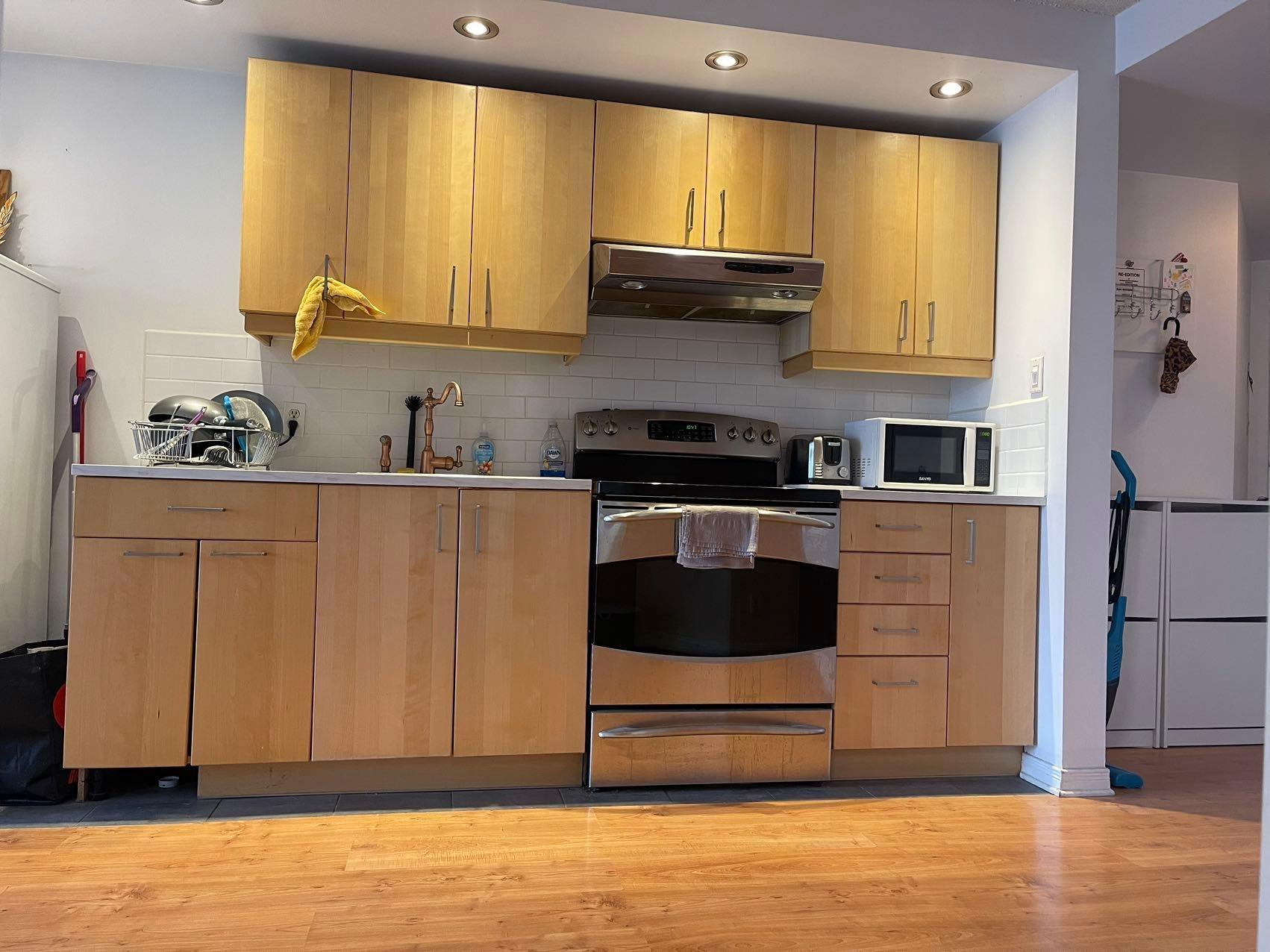 









1077


Rue St-Mathieu

, 861,
Montréal (Ville-Marie),




QC
H3H2S4


