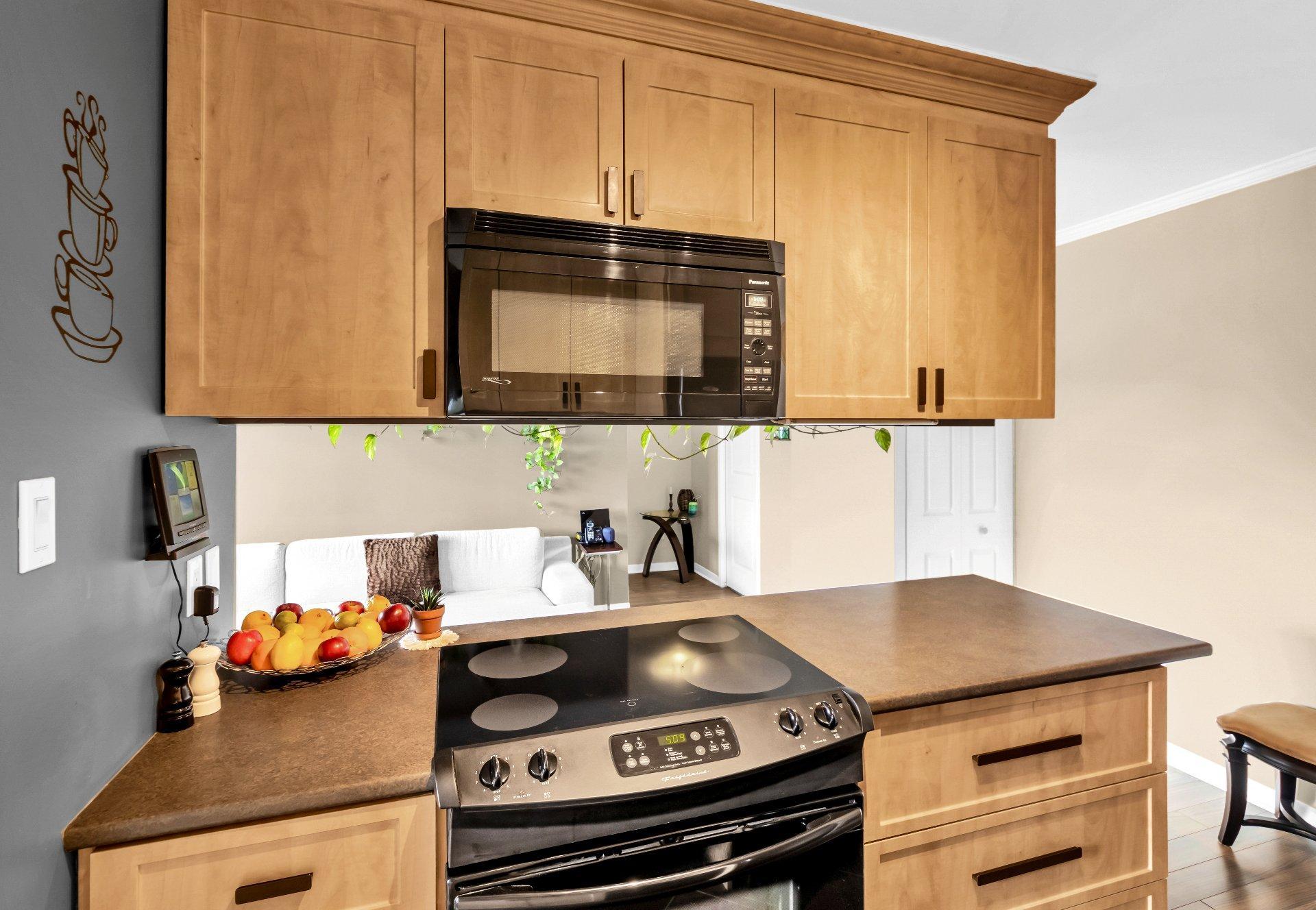 









6


Av. Argyle

, 804,
Saint-Lambert,




QC
J4P2H5

