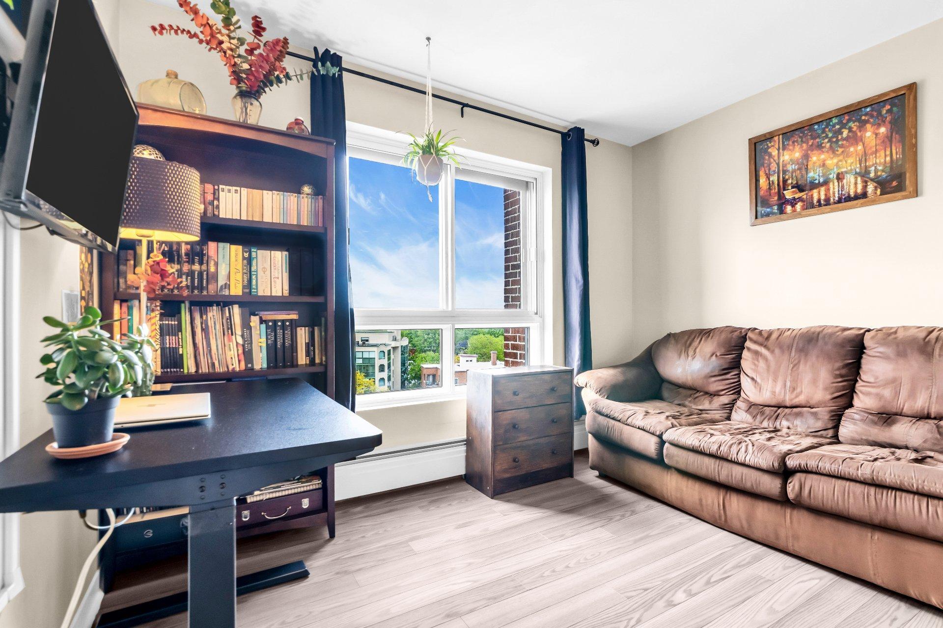 









6


Av. Argyle

, 804,
Saint-Lambert,




QC
J4P2H5

