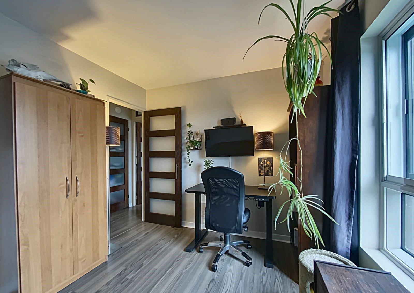 









6


Av. Argyle

, 804,
Saint-Lambert,




QC
J4P2H5

