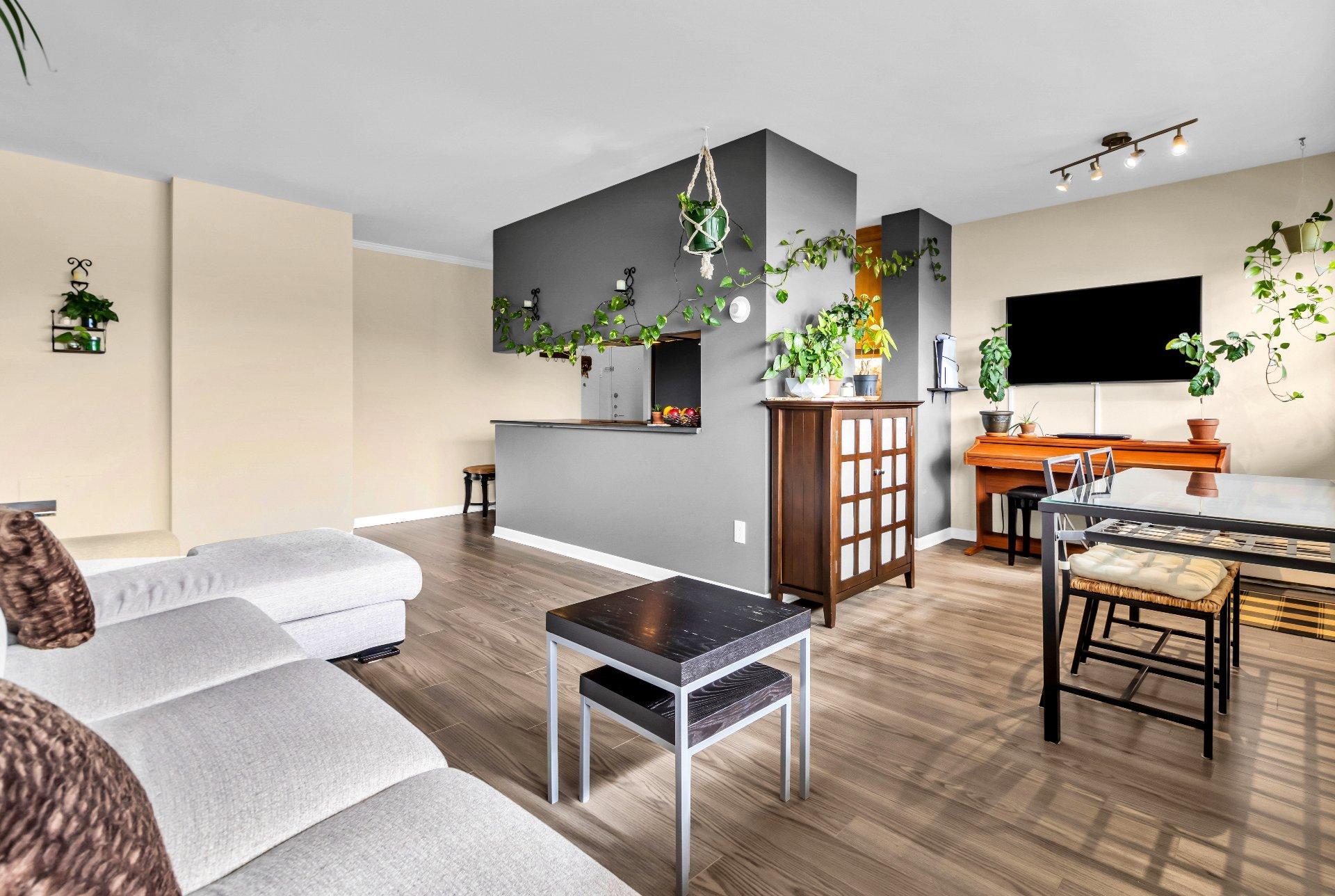 









6


Av. Argyle

, 804,
Saint-Lambert,




QC
J4P2H5

