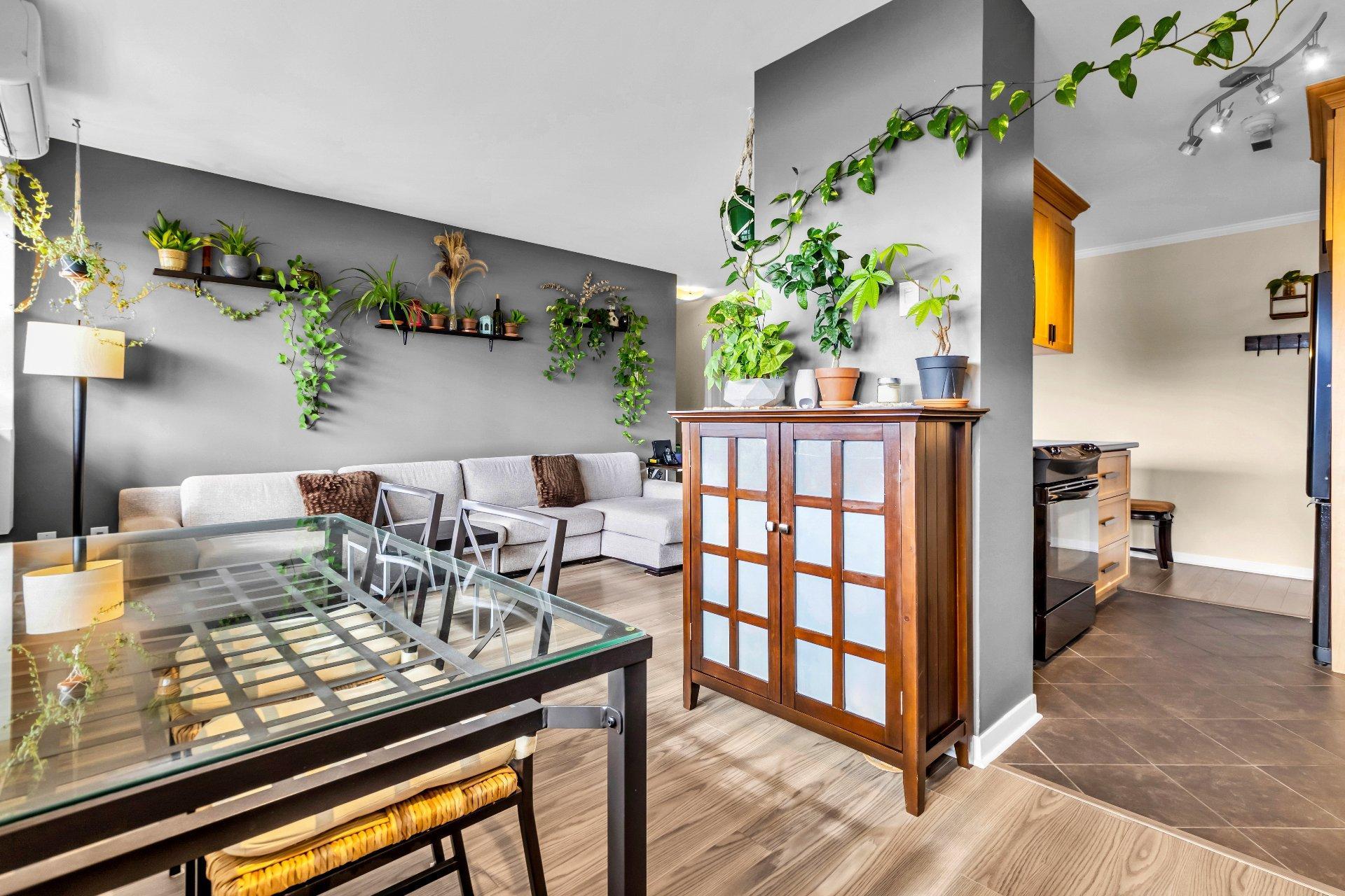 









6


Av. Argyle

, 804,
Saint-Lambert,




QC
J4P2H5

