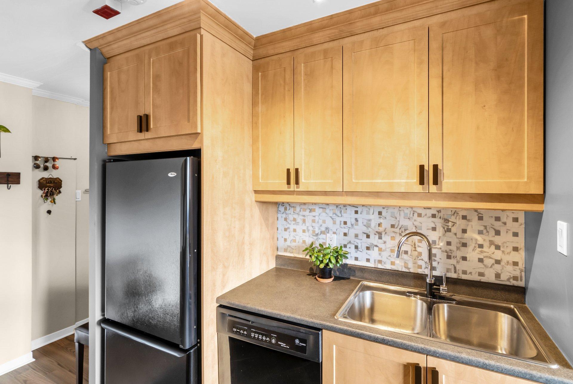 









6


Av. Argyle

, 804,
Saint-Lambert,




QC
J4P2H5

