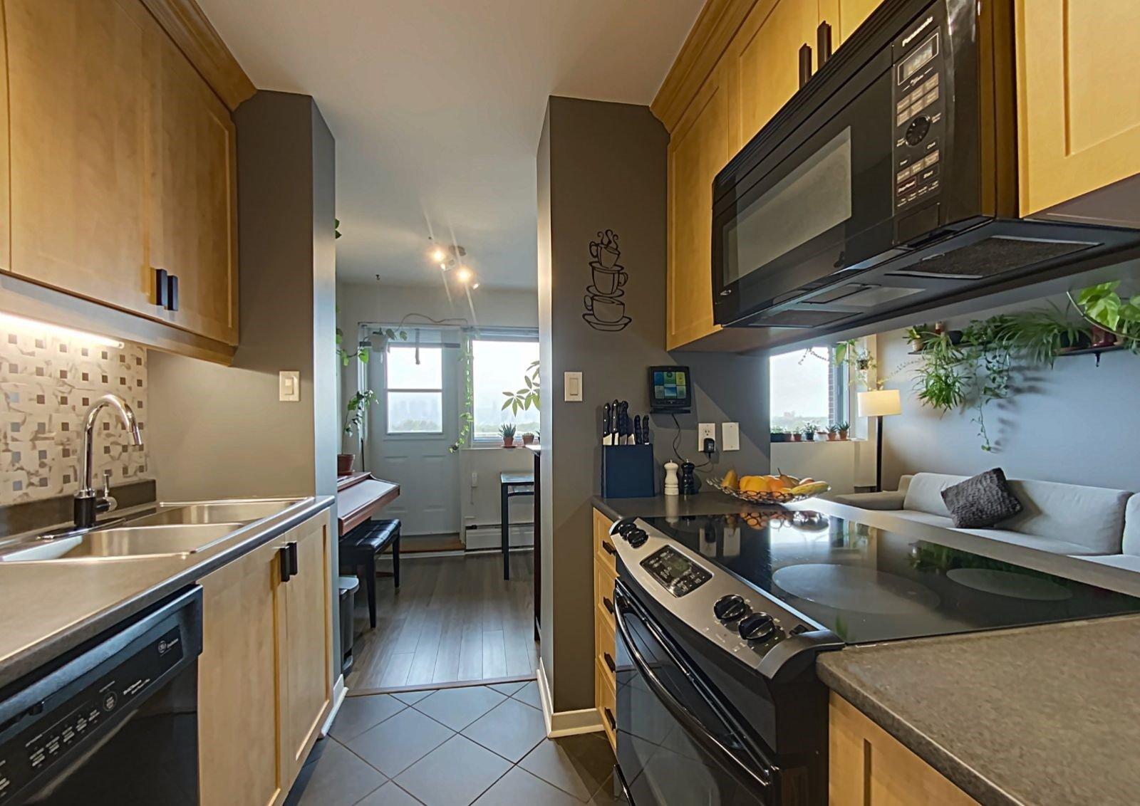 









6


Av. Argyle

, 804,
Saint-Lambert,




QC
J4P2H5

