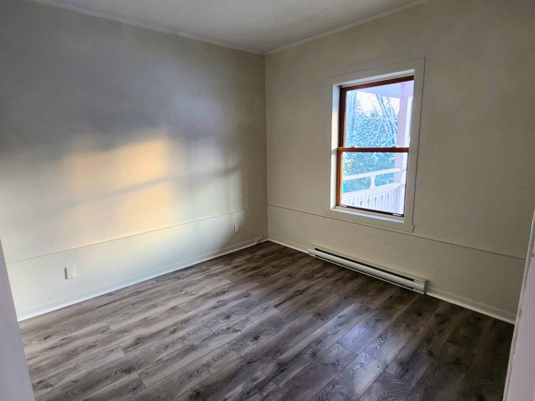









132


Rue Principale E.

,
Sainte-Agathe-des-Monts,




QC
J8C1K1

