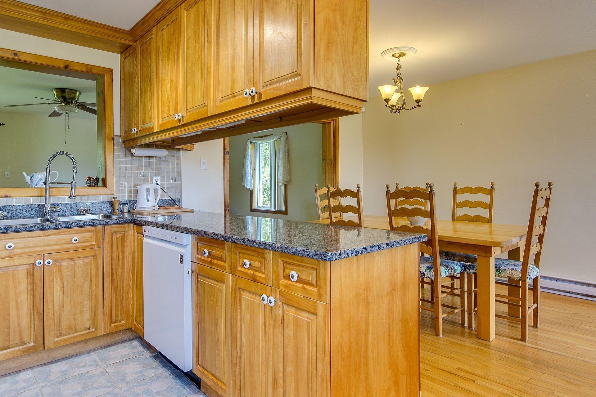 









250


Ch. Harvey

,
Sutton,




QC
J0E2K0

