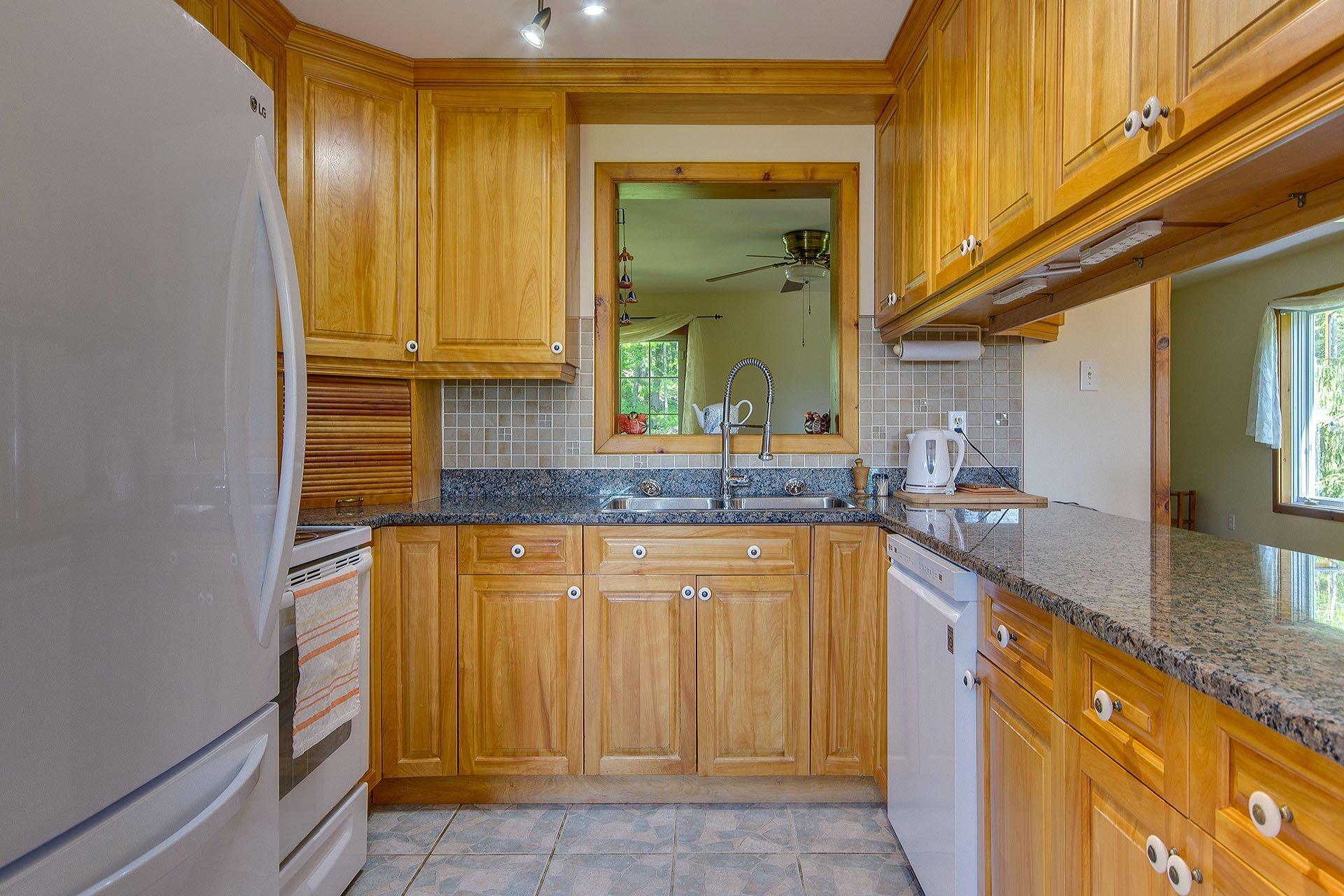 









250


Ch. Harvey

,
Sutton,




QC
J0E2K0

