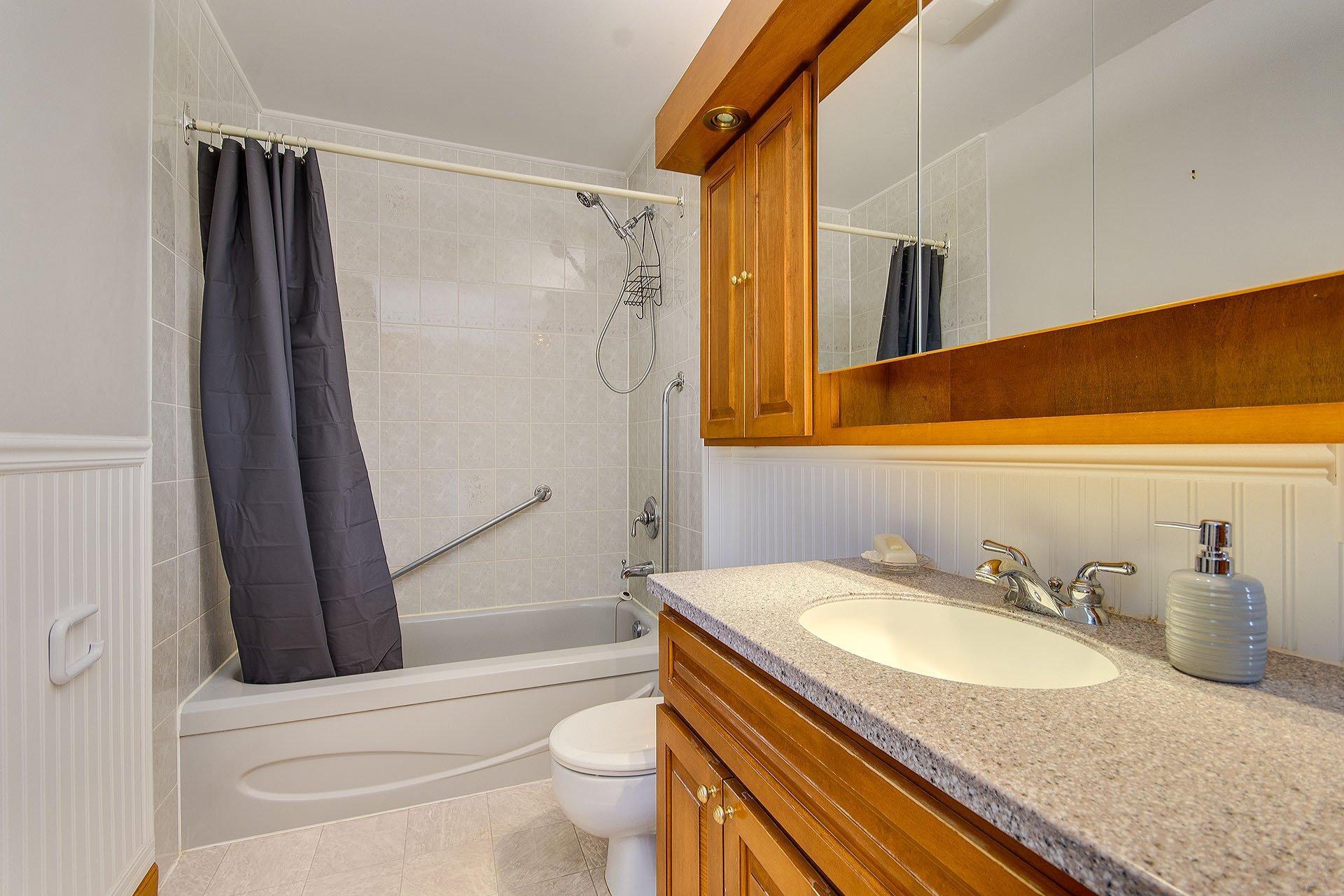 









250


Ch. Harvey

,
Sutton,




QC
J0E2K0

