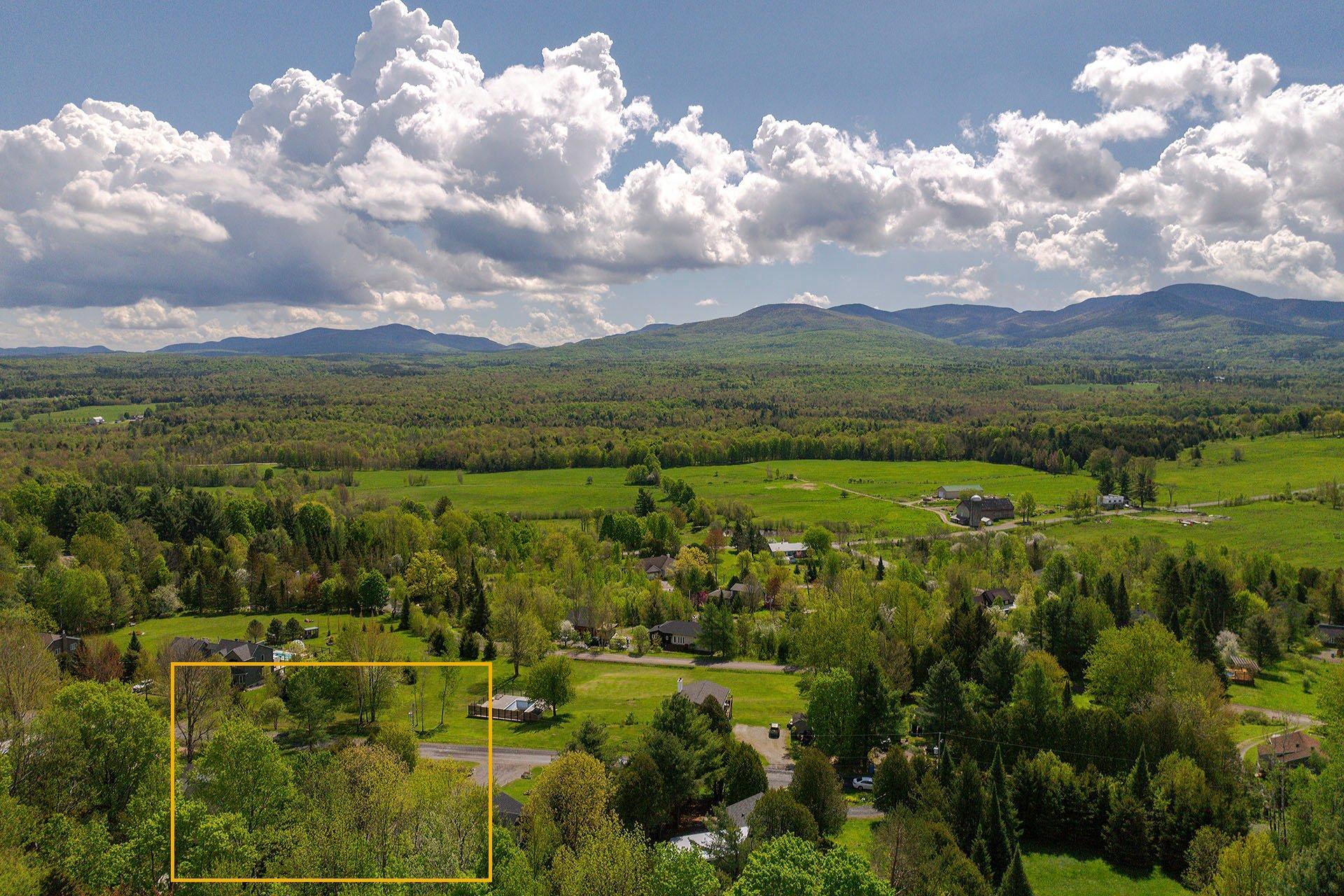 









250


Ch. Harvey

,
Sutton,




QC
J0E2K0

