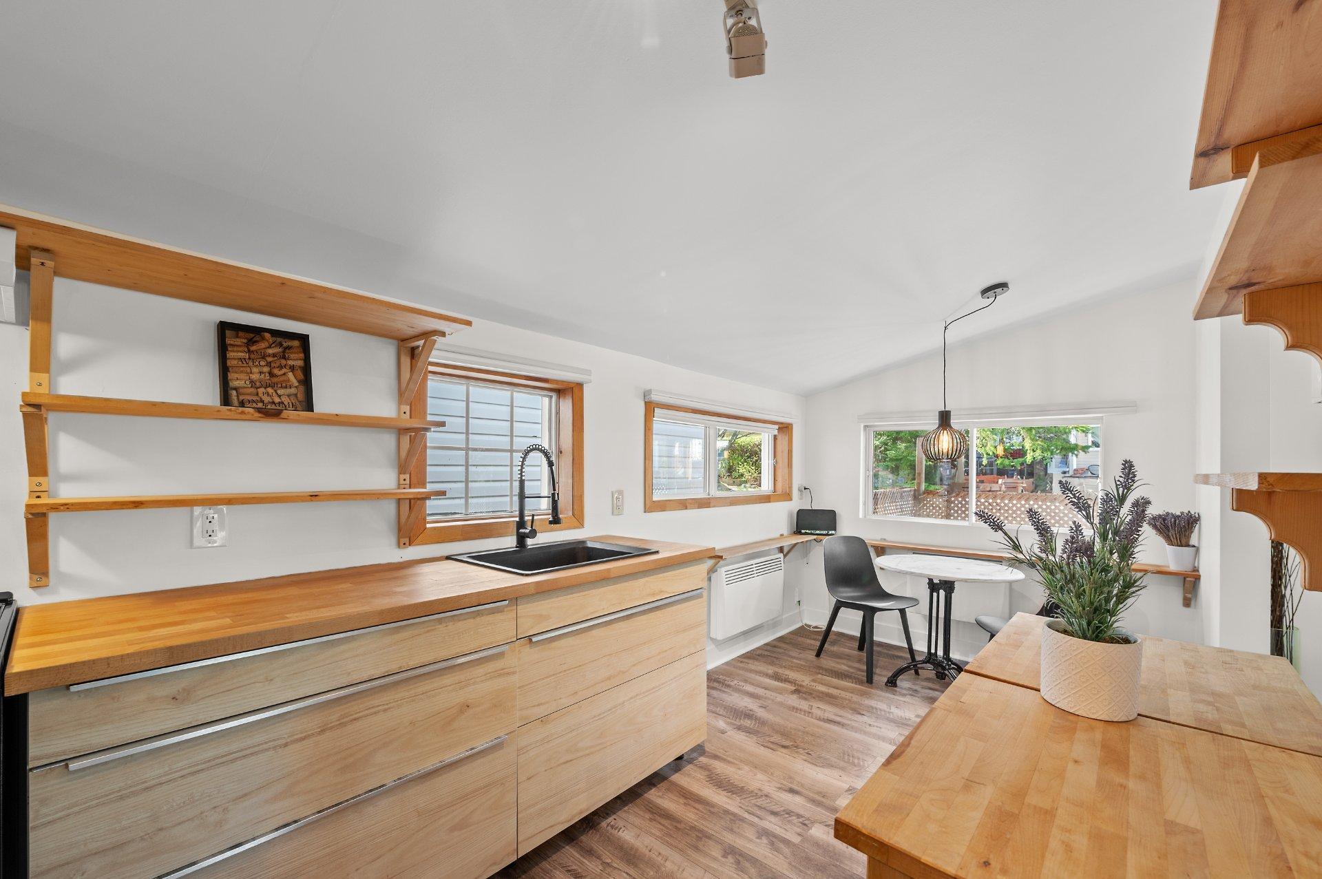 









38


Ch. de la Vallée-Bleue

,
Val-David,




QC
J0T2N0

