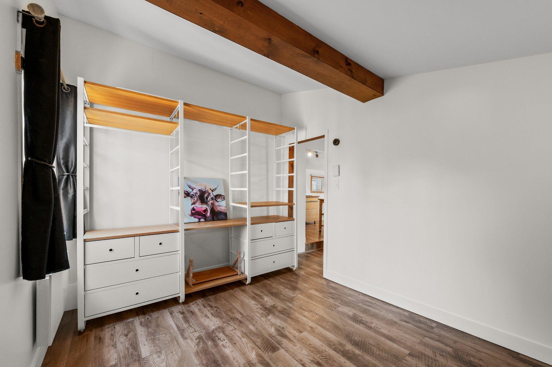 









38


Ch. de la Vallée-Bleue

,
Val-David,




QC
J0T2N0

