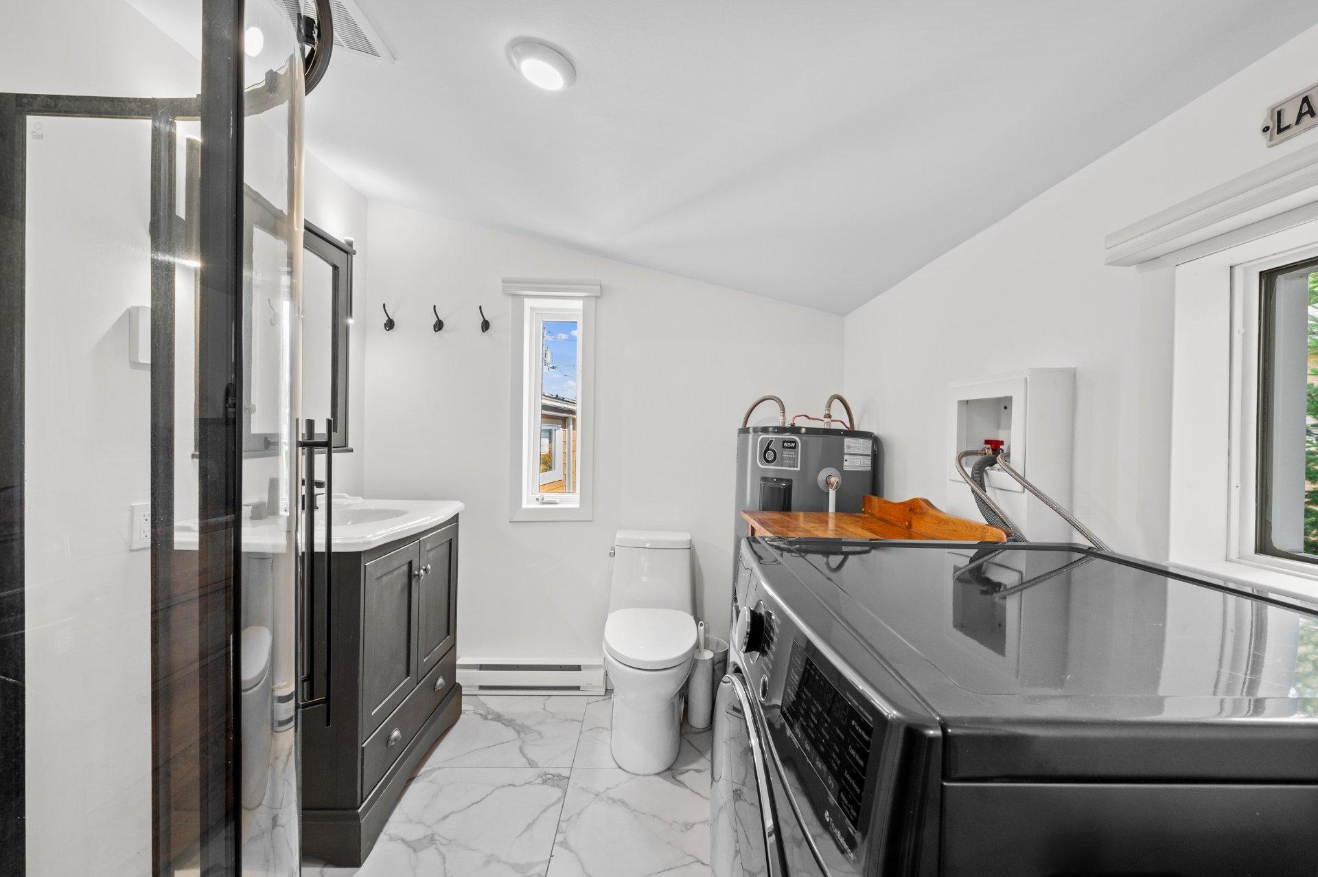 









38


Ch. de la Vallée-Bleue

,
Val-David,




QC
J0T2N0

