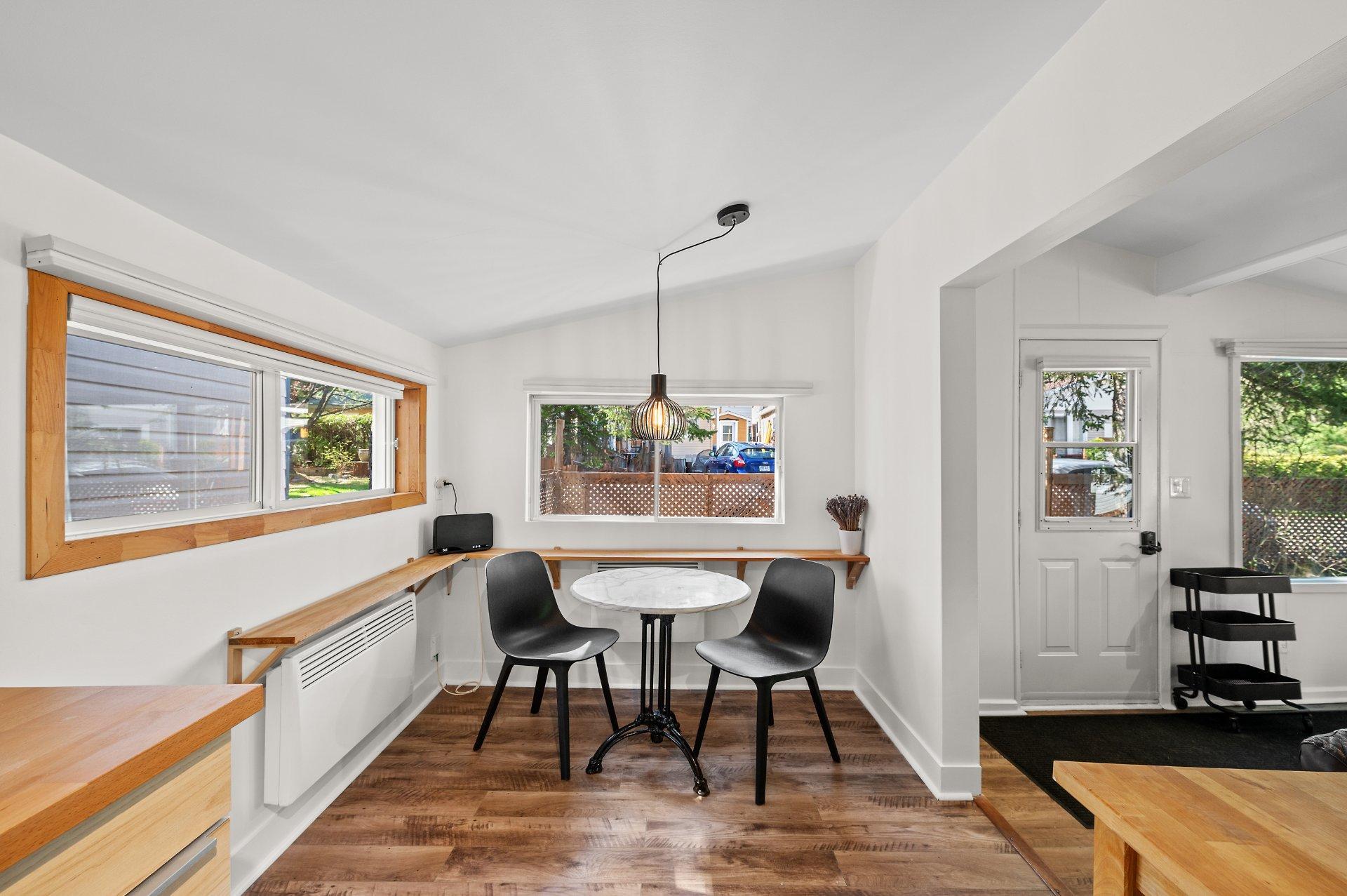 









38


Ch. de la Vallée-Bleue

,
Val-David,




QC
J0T2N0

