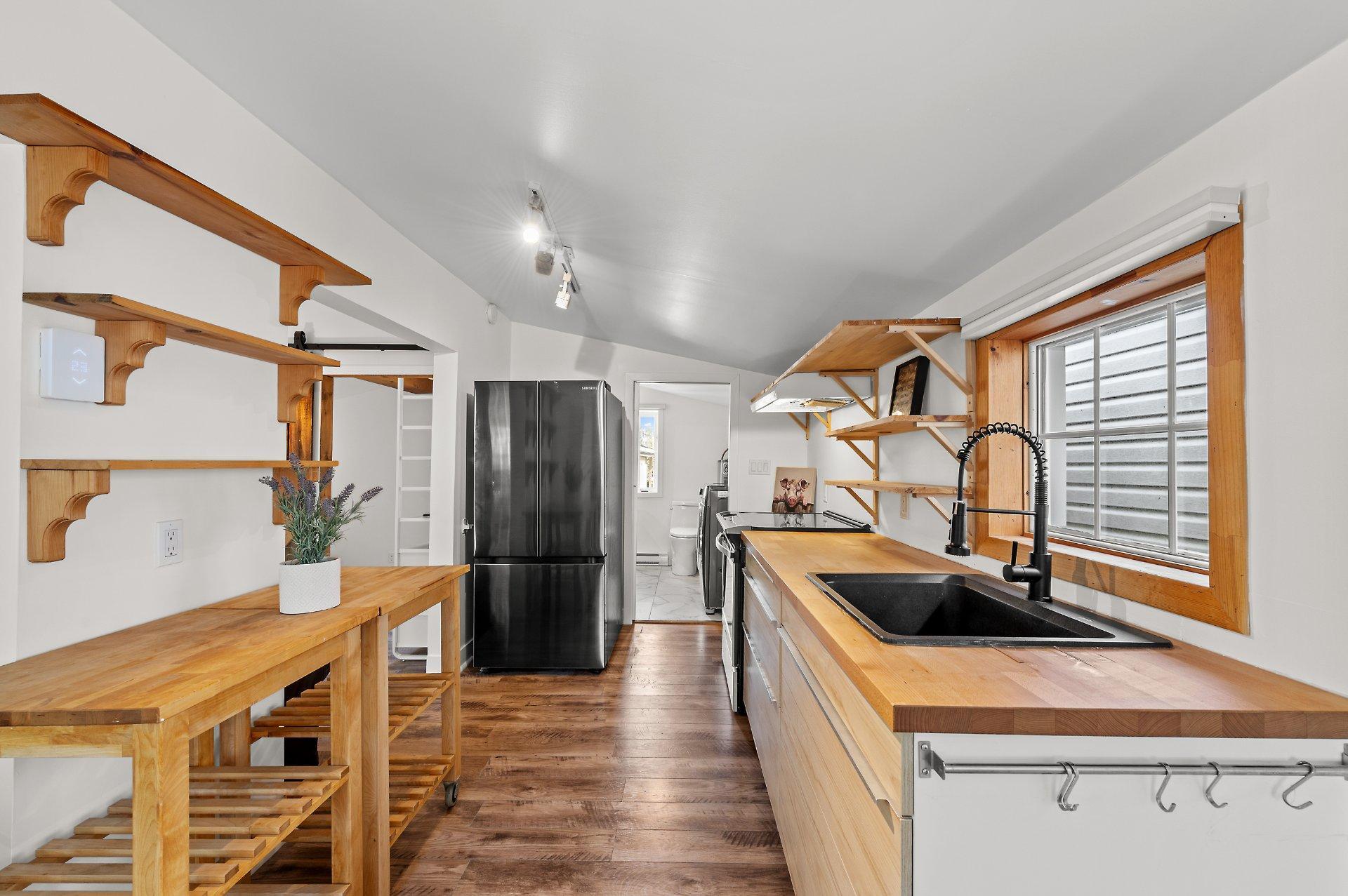 









38


Ch. de la Vallée-Bleue

,
Val-David,




QC
J0T2N0

